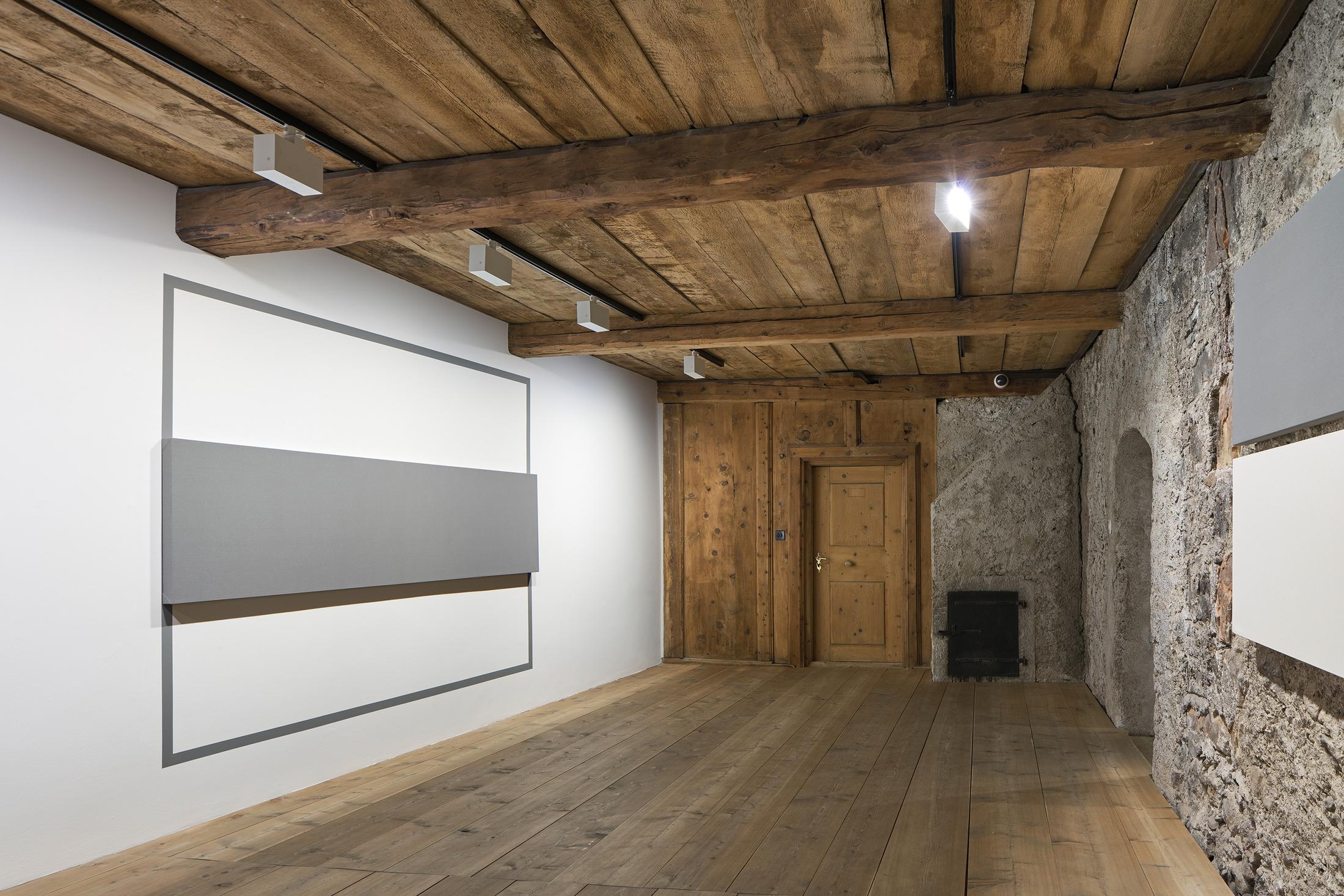Exhibition View Alan Charlton Soloshow «It Started with a Chameleon» at Galerie Tschudi, Zuoz, 2019 / Photo: Ralph Feiner, Malans / courtesy: the artist and Galerie Tschudi