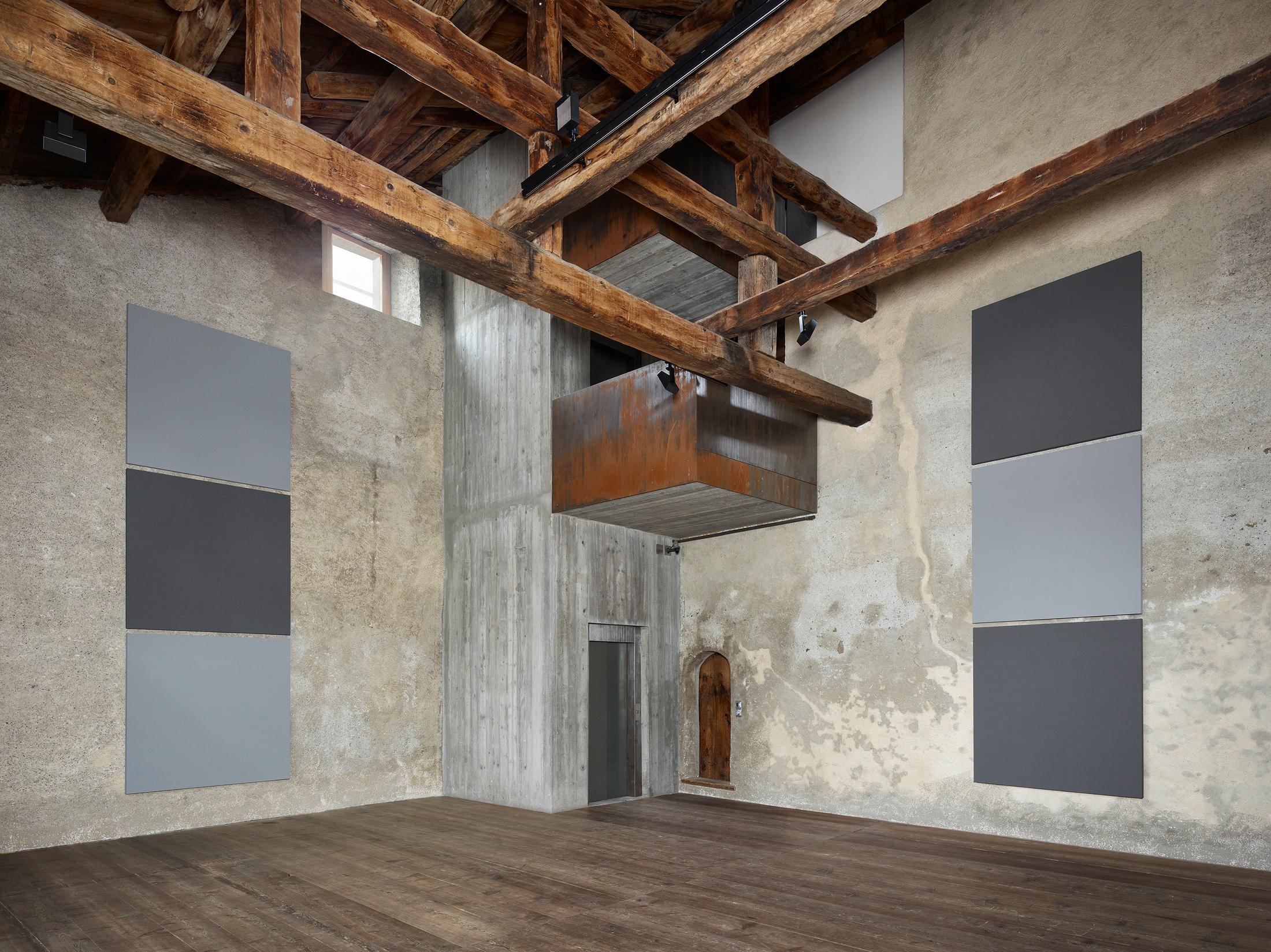 Exhibition View Alan Charlton Soloshow «It Started with a Chameleon» at Galerie Tschudi, Zuoz, 2019 / Photo: Ralph Feiner, Malans / courtesy: the artist and Galerie Tschudi