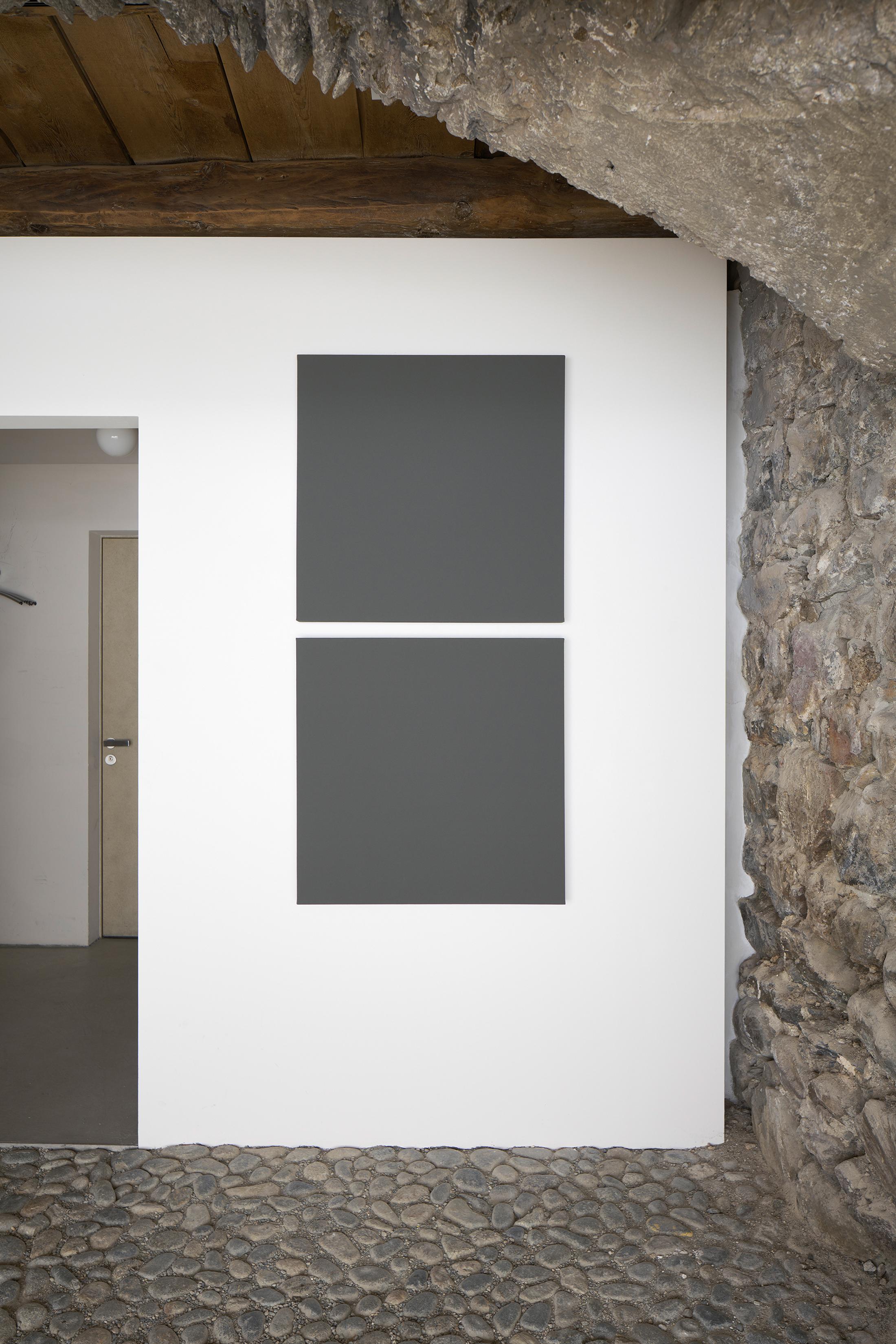 Exhibition View Alan Charlton Soloshow «It Started with a Chameleon; view on 2 Part Painting, 1995 - 2018» at Galerie Tschudi, Zuoz, 2019 / Photo: Ralph Feiner, Malans / courtesy: the artist and Galerie Tschudi