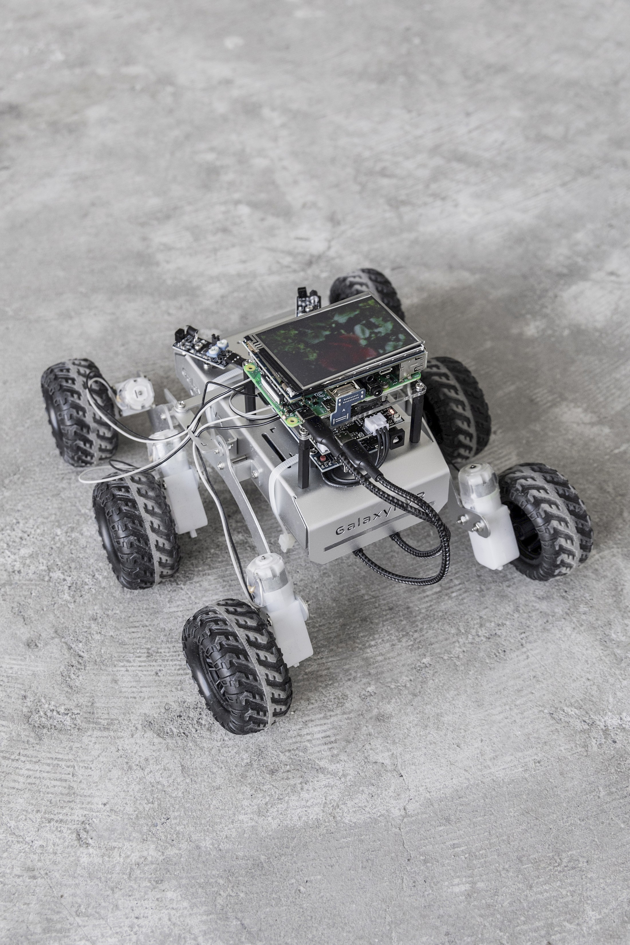 Exhibition View Alfatih Solo Show «Looking Good as the World Falls Apart» at CIRCUIT Centre d’art contemporain, Lausanne, Switzerland, 2025 / Photo: Aude Mayer / Courtesy: the artist and CIRCUIT