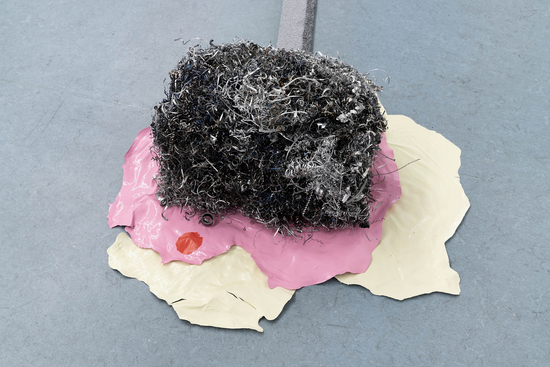 Exhibition View Salomé Engel Solo Show «From Cowboy to Cobaye; view on Salomé Engel, Needles: Insinuation of Sailing Motes II (detail), 2025, Metal debris, wood, laquer, coloured sand, 834 × 66 × 26cm» at marytwo, Lucerne, Switzerland, 2025 / Photo: marytwo / Courtesy: the artist and marytwo