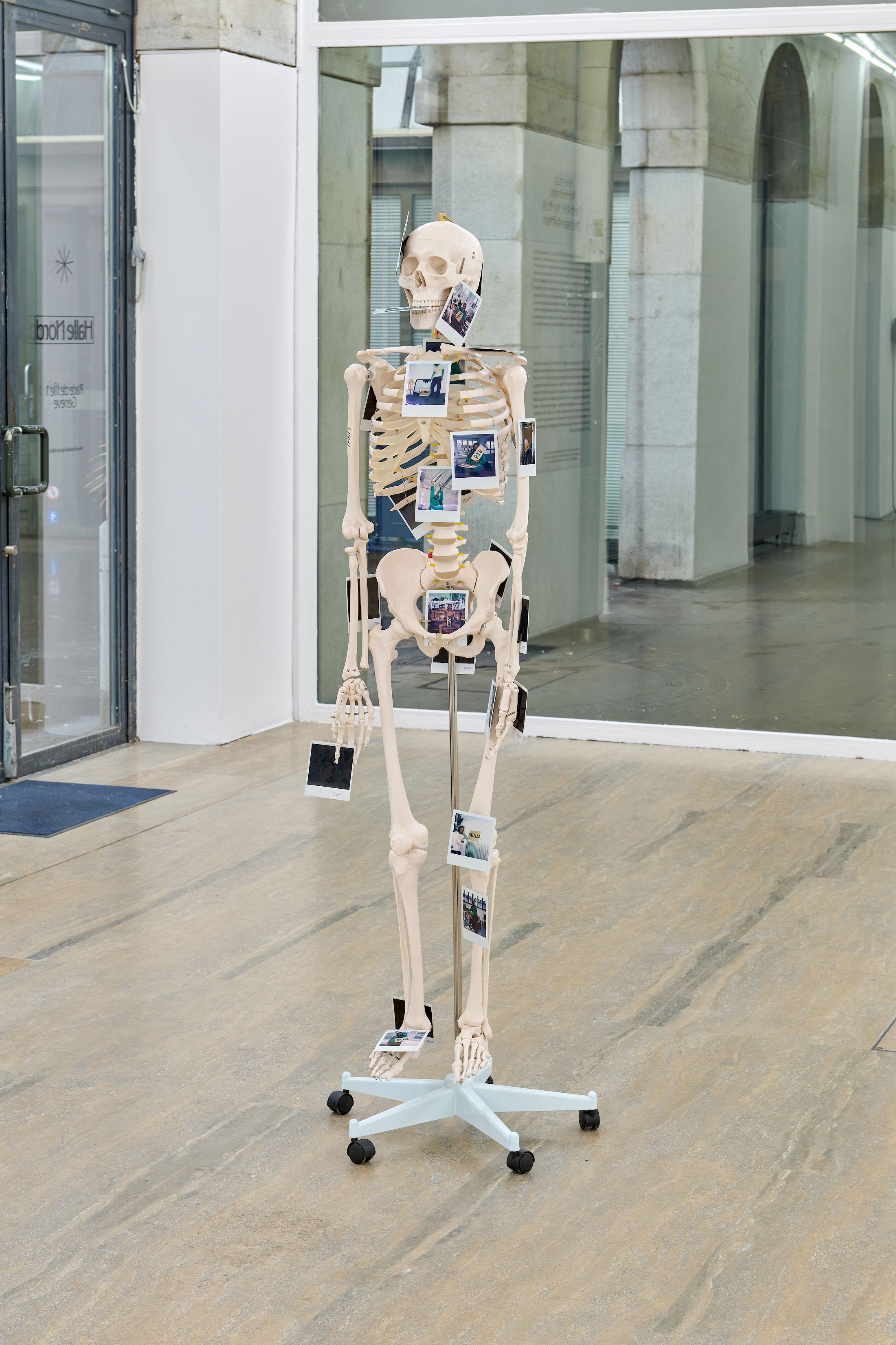 Exhibition View Solo Show Chris Lovasoa Kauffmann «Mammoth steps. One for Kevin, two for Lisa » at Halle Nord, Geneva, 2025 / Photo: Thomas Maisonnasse / Courtesy: the artist and Halle Nord