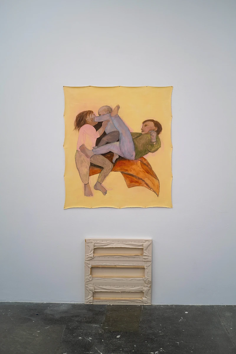 Exhibition View Duo Show Hugo Baud and Olive Godlee «Surely Tomorrow ; view on 3x60, 2025, wood, canvas, staples, rabbit skin glue ; The Wrestlers (tumbling), 2025, water soluble graphite, acrylic and ink on unstretched canvas» at Espace Sébeillon, Lausanne, 2025 / Photo: Daniel Walcher / Courtesy: the artists and Espace Sébeillon