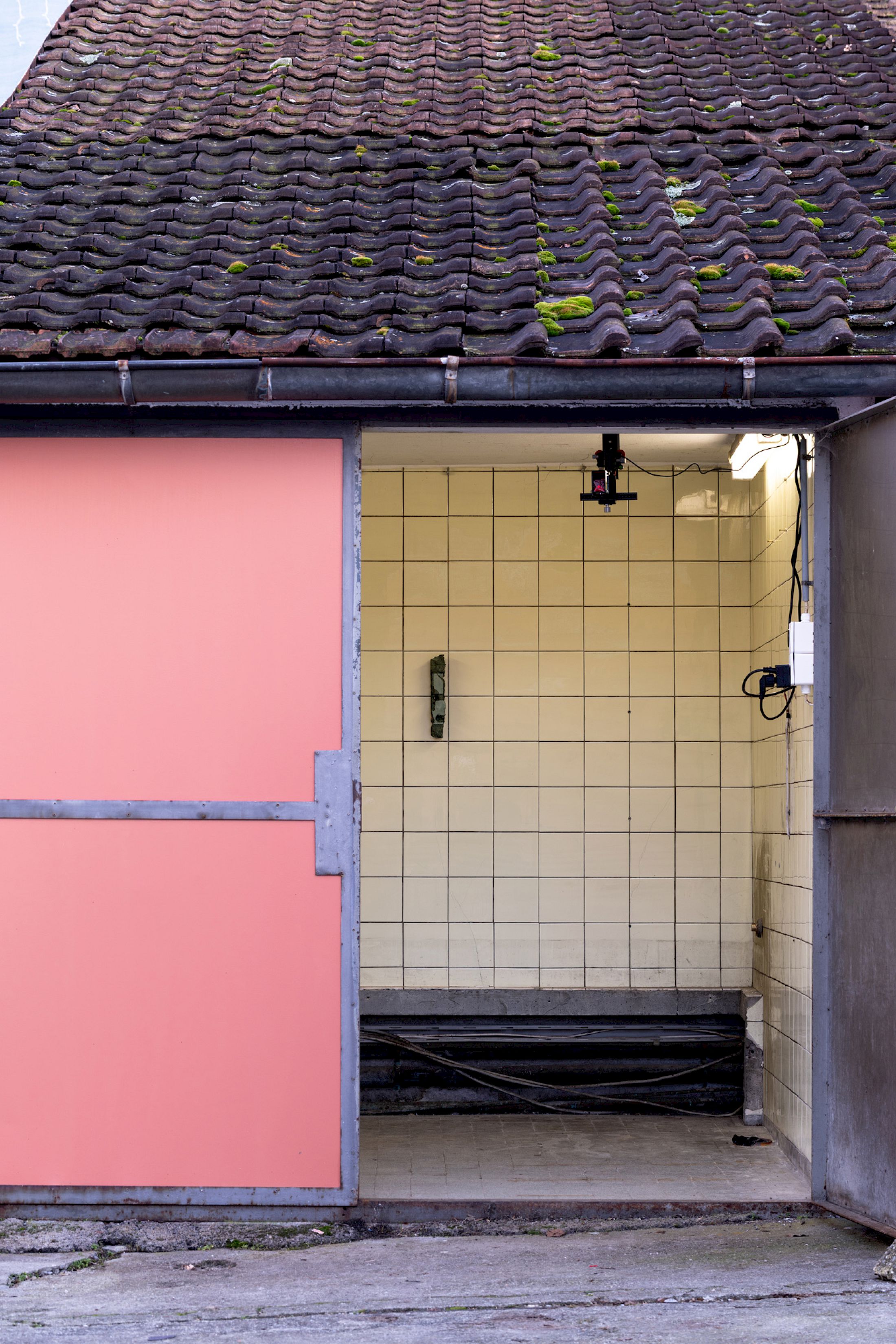 Exhibition View Solo Show Hunter Longe «Entgleitungen» at City SALTS, Baselland, 2025-2026 / Photo: Nicolas Gysin / Courtesy: the artist and City SALTS