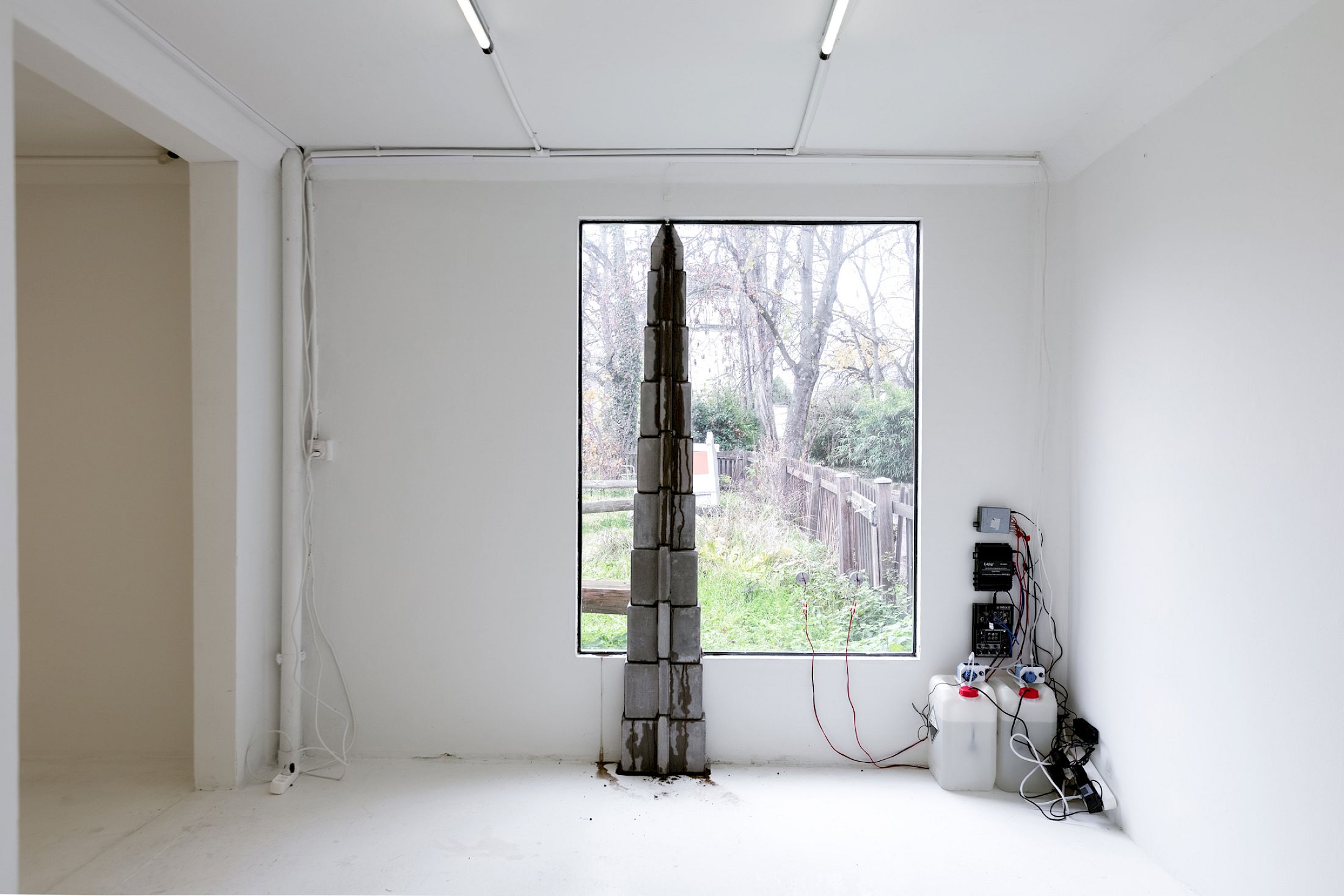 Exhibition View Solo Show Hunter Longe «Entgleitungen» at City SALTS, Baselland, 2025-2026 / Photo: Nicolas Gysin / Courtesy: the artist and City SALTS