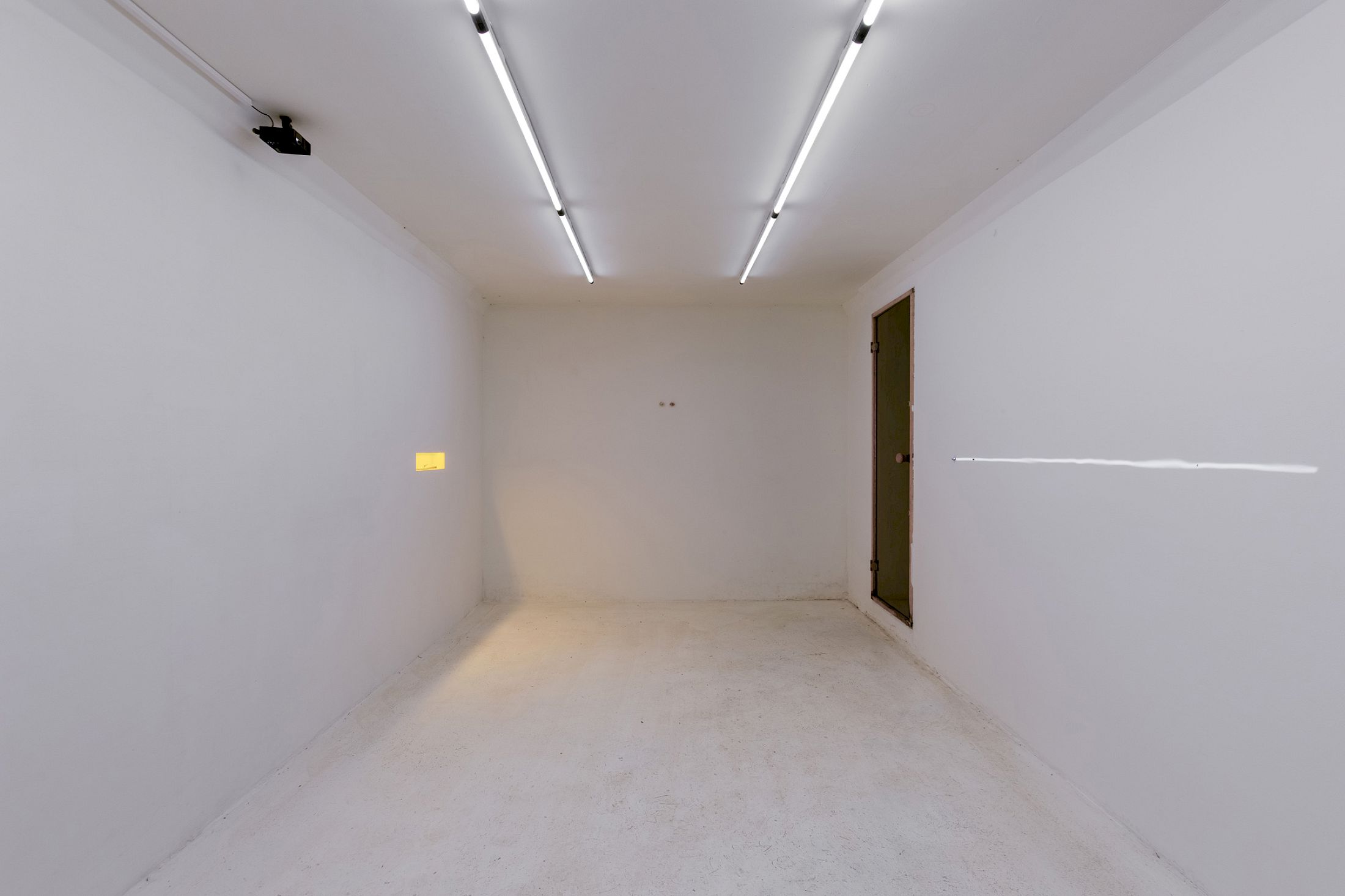 Exhibition View Solo Show Hunter Longe «Entgleitungen» at City SALTS, Baselland, 2025-2026 / Photo: Nicolas Gysin / Courtesy: the artist and City SALTS