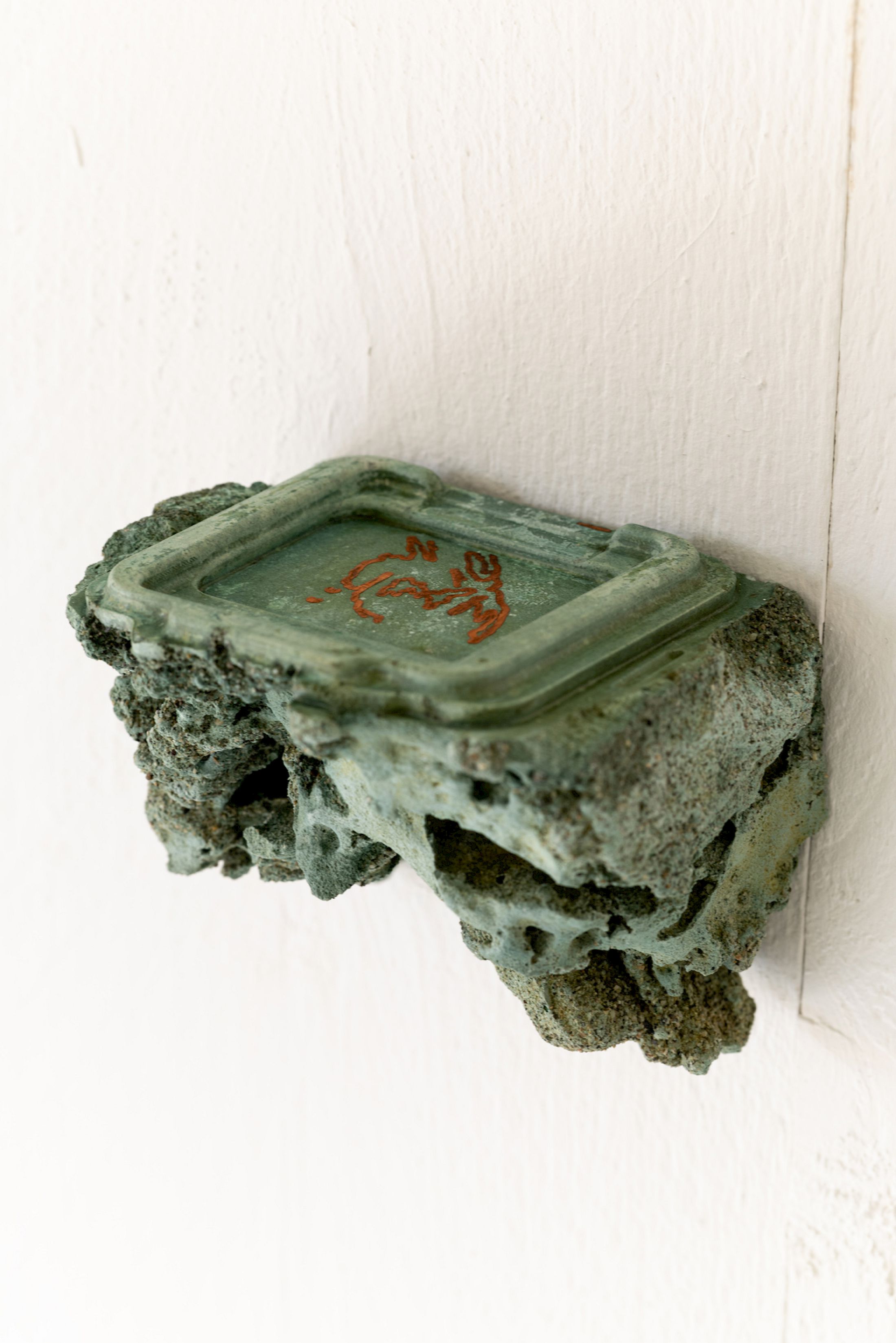 Exhibition View Solo Show Hunter Longe «Entgleitungen ; view on Albian Gate, 2024, gypsum, Albian sediments, copper, beeswax, two parts: 7 x 4.7 x 6.8 cm each» at City SALTS, Baselland, 2025-2026 / Photo: Nicolas Gysin / Courtesy: the artist and City SALTS