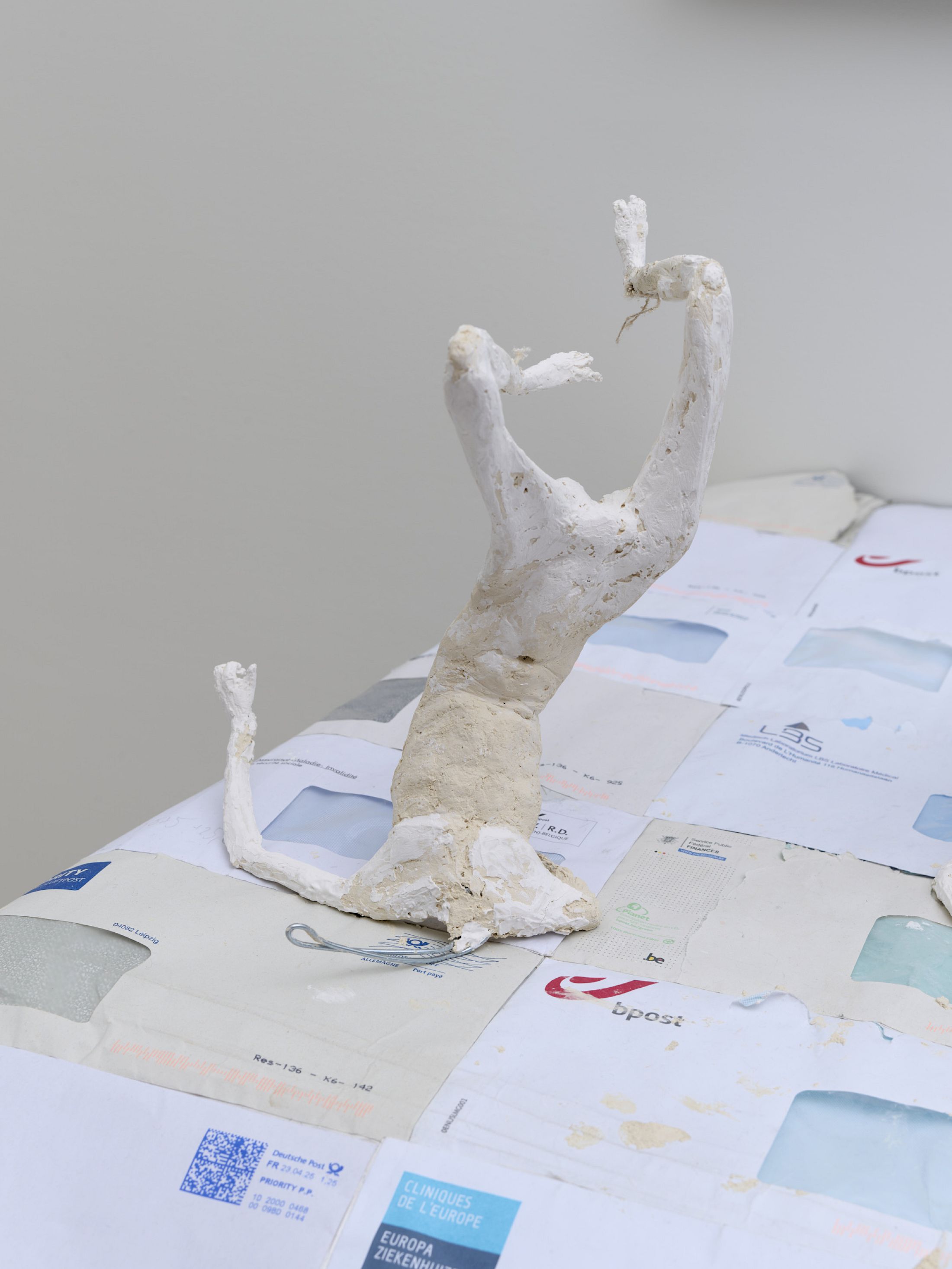 Exhibition View Solo Show Jannis Marwitz «FISH, fish ; view on Radiator Piece, detail, 2025–2026, wire, fabric, plaster, animal glue, tempera, envelopes, dimensions variable» at Damien and the Love Guru, Zurich, 2026 / Photo: Felix Jungo / Courtesy: the artist and Damien and the Love Guru