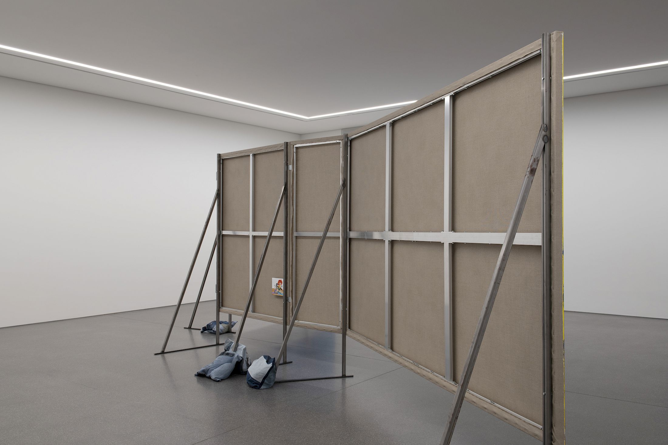 Exhibition View Solo Show Noemi Pfister «Heart on Sleeve» at Graubünden Museum of Art, Chur, 2025 / Photo: Thomas Strub / Courtesy: the artist and Graubünden Museum of Art