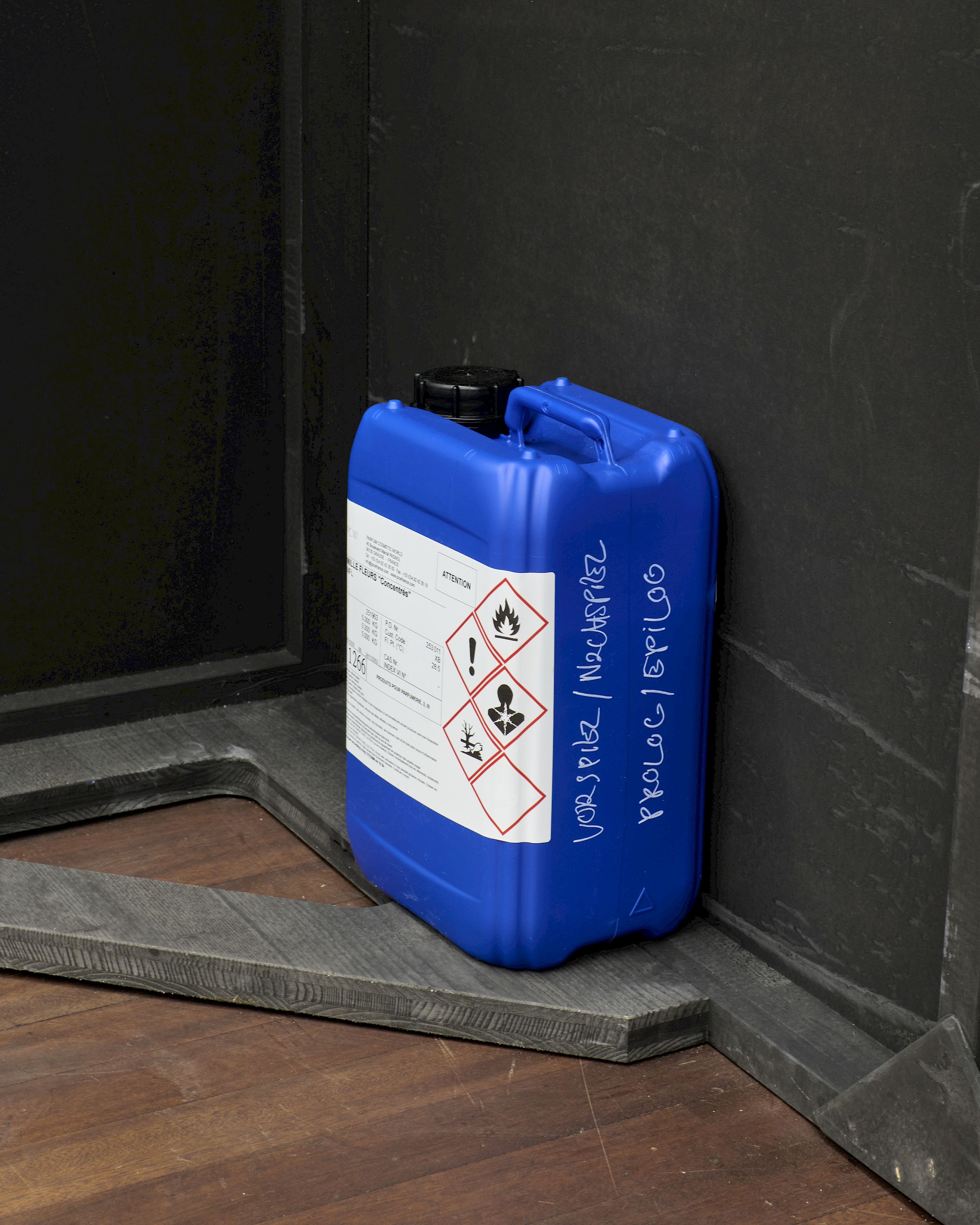 Exhibition View Solo Show PRICE «Odds and Ends ; view on Mille Fleurs, 2025, 5 kg of 100% concentrate» at Blue Velvet, Zurich, 2025 / Photo: Flavio Karrer / Courtesy: the artist and Blue Velvet