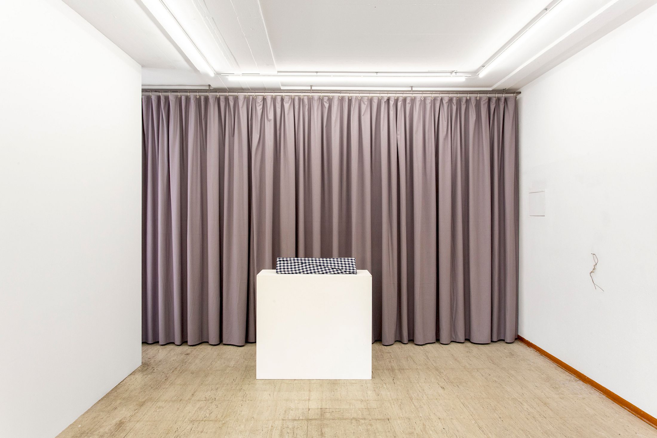 Exhibition View Group Show «Recessment ; view on Hallvard Nuland, I Only Wanted Something Else to do but Hang Around, 2023/2025 and Edit Oderbolz, Together, 2024» at Stretcher, Basel, 2025 / Photo: Nina Rieben / Courtesy: Stretcher and the artists