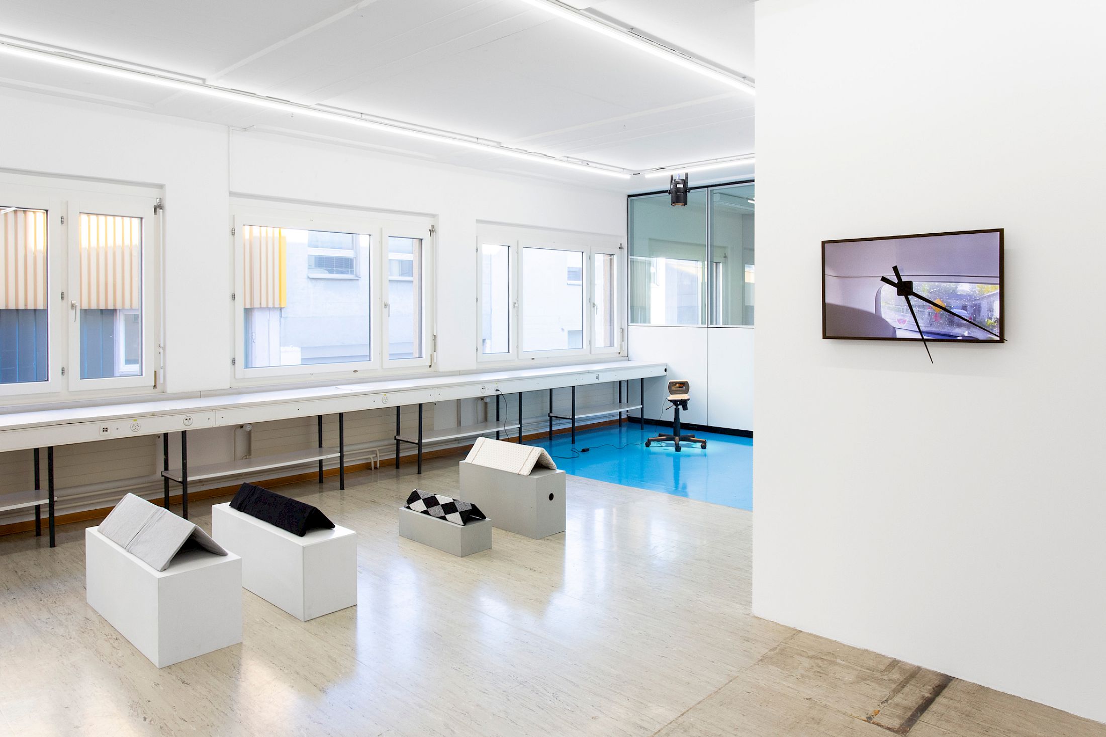 Exhibition View Group Show «Recessment» at Stretcher, Basel, 2025 / Photo: Nina Rieben / Courtesy: Stretcher and the artists