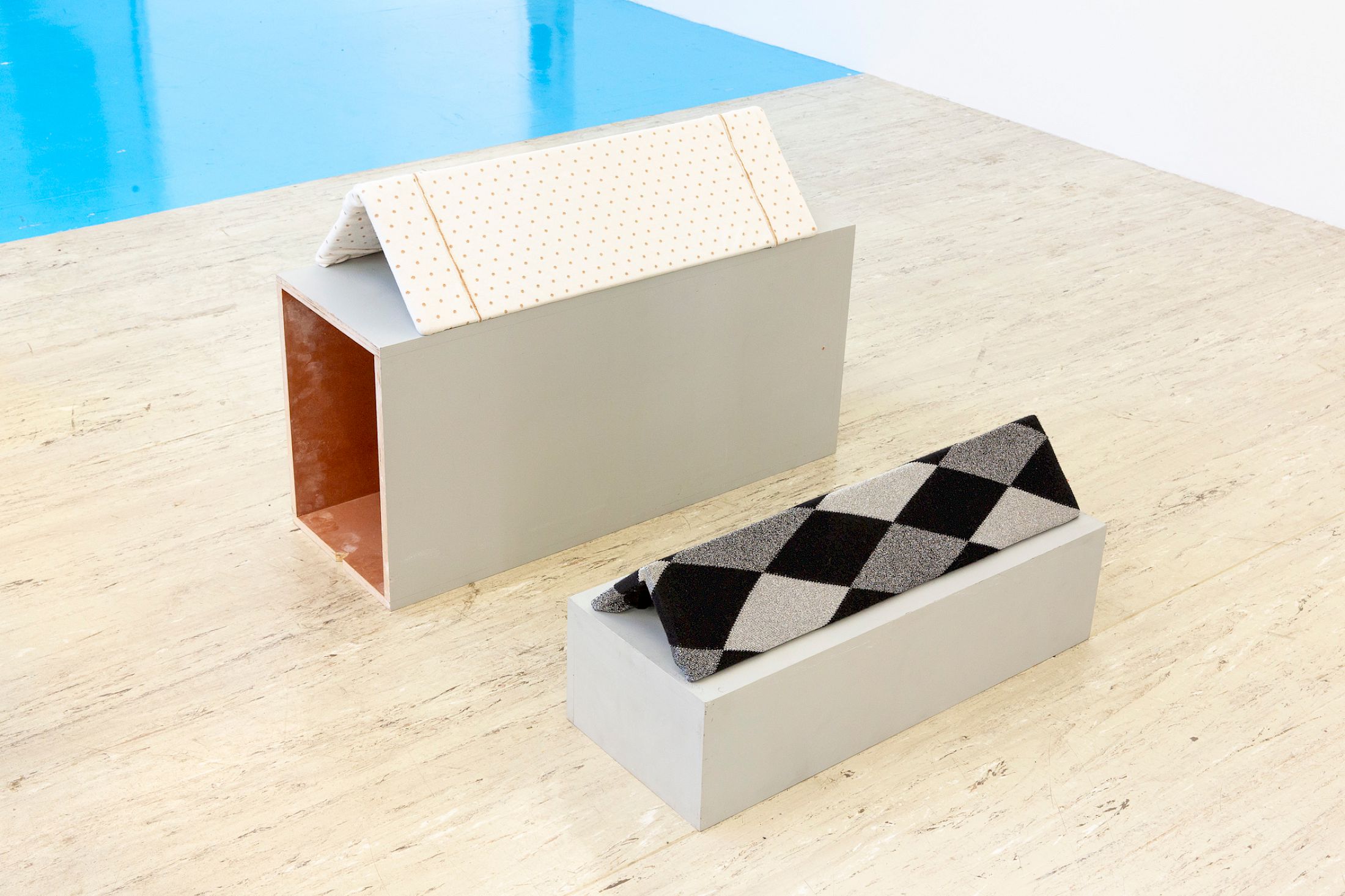 Exhibition View Group Show «Recessment ; view on Hallvard Nuland, I Only Wanted Something Else to do but Hang Around, 2023/2025» at Stretcher, Basel, 2025 / Photo: Nina Rieben / Courtesy: Stretcher and the artists