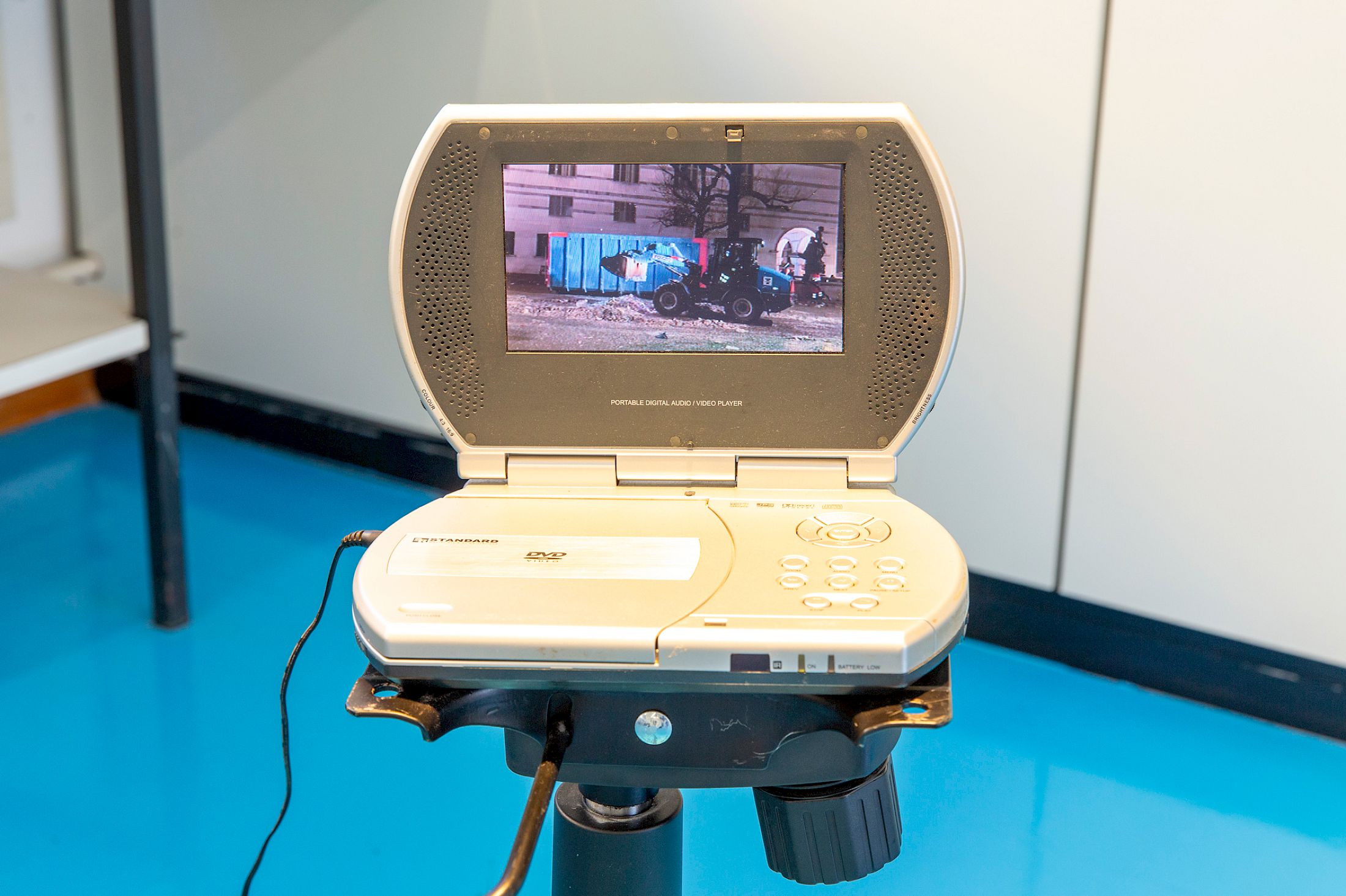 Exhibition View Group Show «Recessment ; view on Olivia Vidovic, BURST OPEN STAR, 2025» at Stretcher, Basel, 2025 / Photo: Nina Rieben / Courtesy: Stretcher and the artists