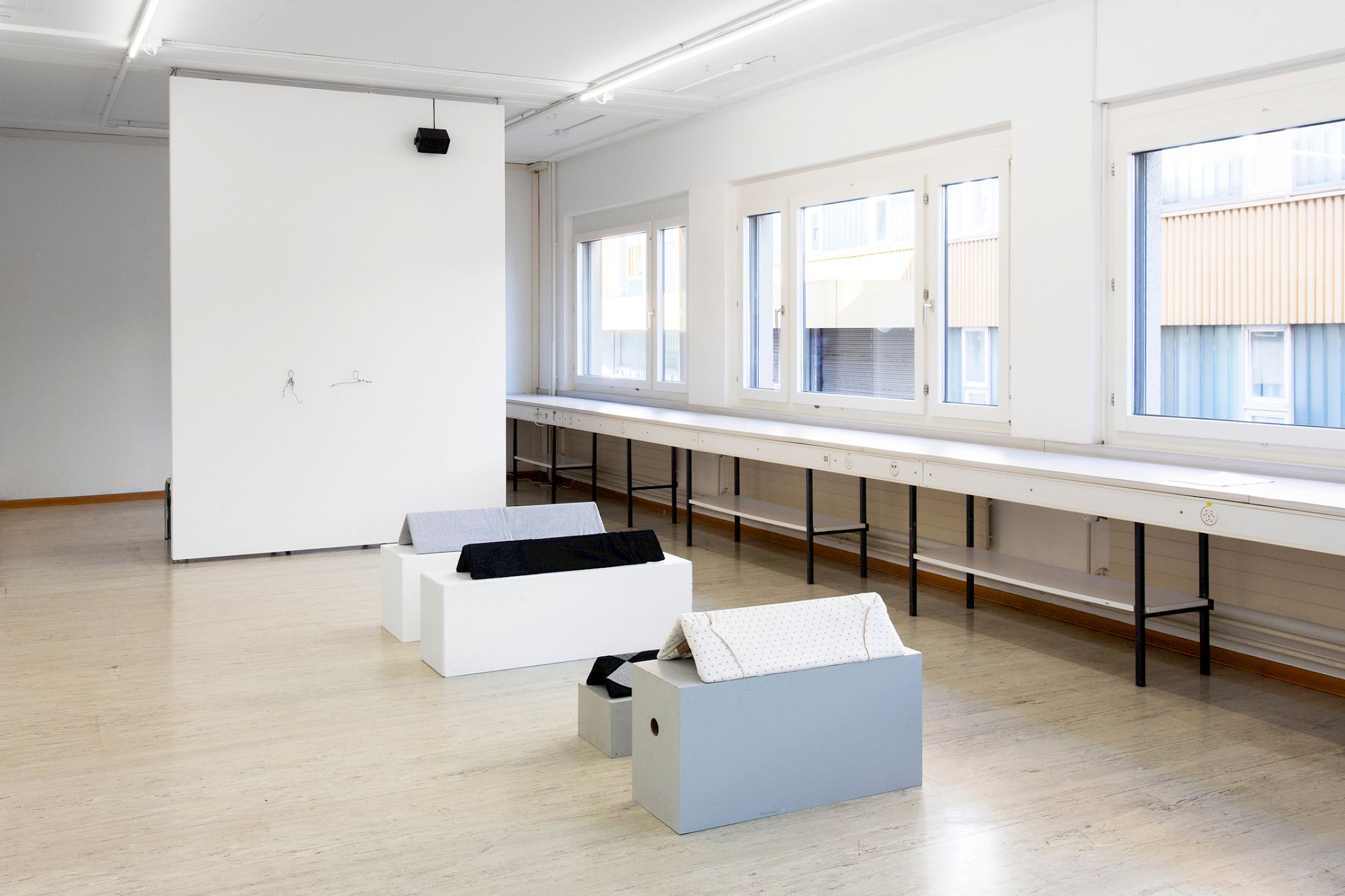 Exhibition View Group Show «Recessment» at Stretcher, Basel, 2025 / Photo: Nina Rieben / Courtesy: Stretcher and the artists