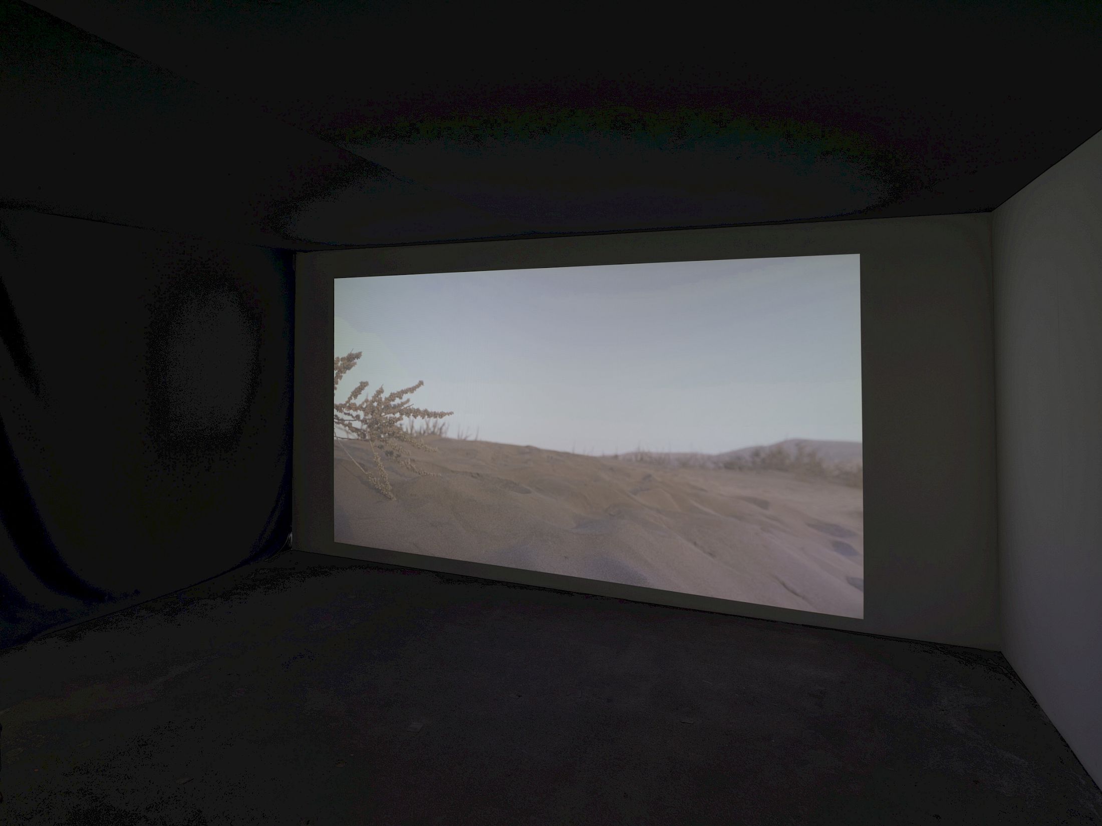 Exhibition View Solo Show Vanessa Safavi «Waves in the Closet» at Tunnel Tunnel, Lausanne, 2025 / Photo: Julien Gremaud / Courtesy: the artist and Tunnel Tunnel