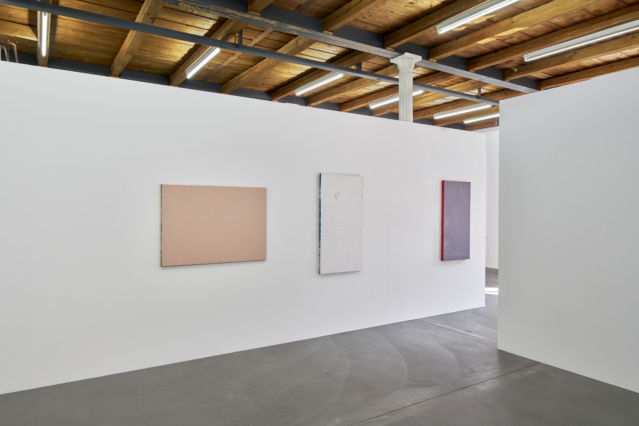 Exhibition View Group Show «Art & Alienation», at Kunsthalle Friart Fribourg, Fribourg, 2025 / Photo: Guillaume Python / Courtesy: the artists and Kunsthalle Friart Fribourg