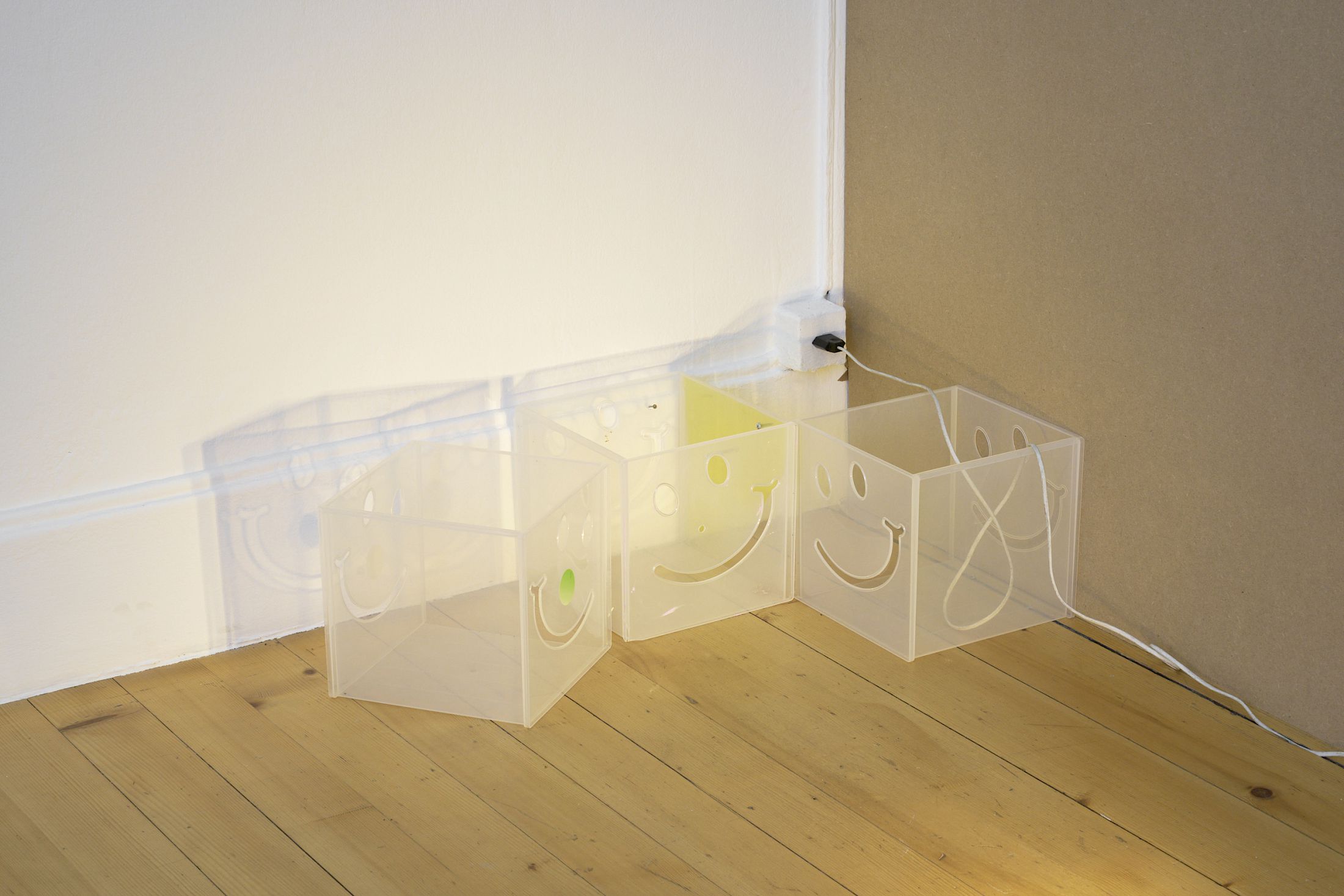 Exhibition View Group Show «Art & Alienation; view on Ethan Assouline, réalité (detail), 2025», at Kunsthalle Friart Fribourg, Fribourg, 2025 / Photo: Guillaume Python / Courtesy: the artist and Kunsthalle Friart Fribourg