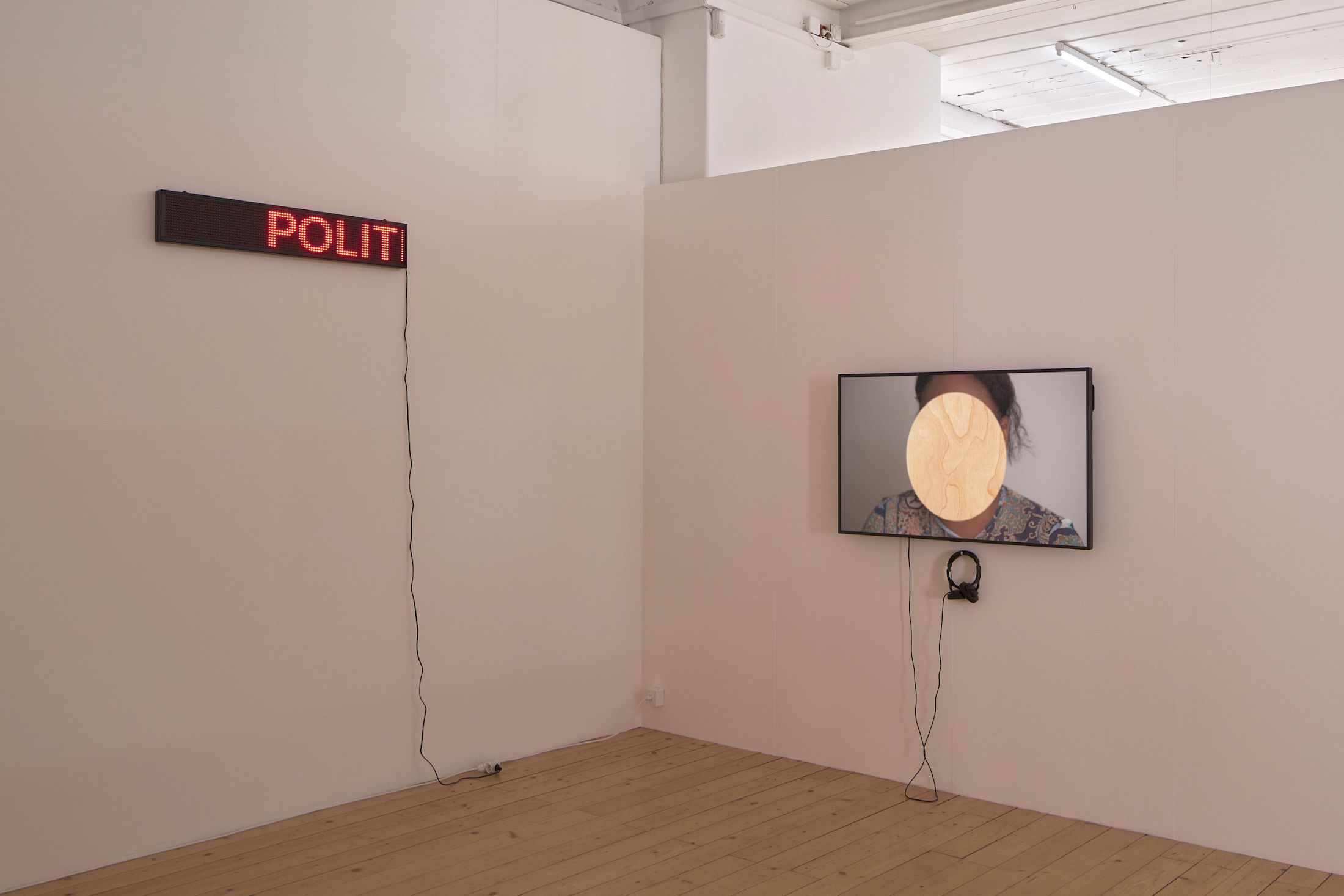 Exhibition View Group Show «Art & Alienation», at Kunsthalle Friart Fribourg, Fribourg, 2025 / Photo: Guillaume Python / Courtesy: the artists and Kunsthalle Friart Fribourg