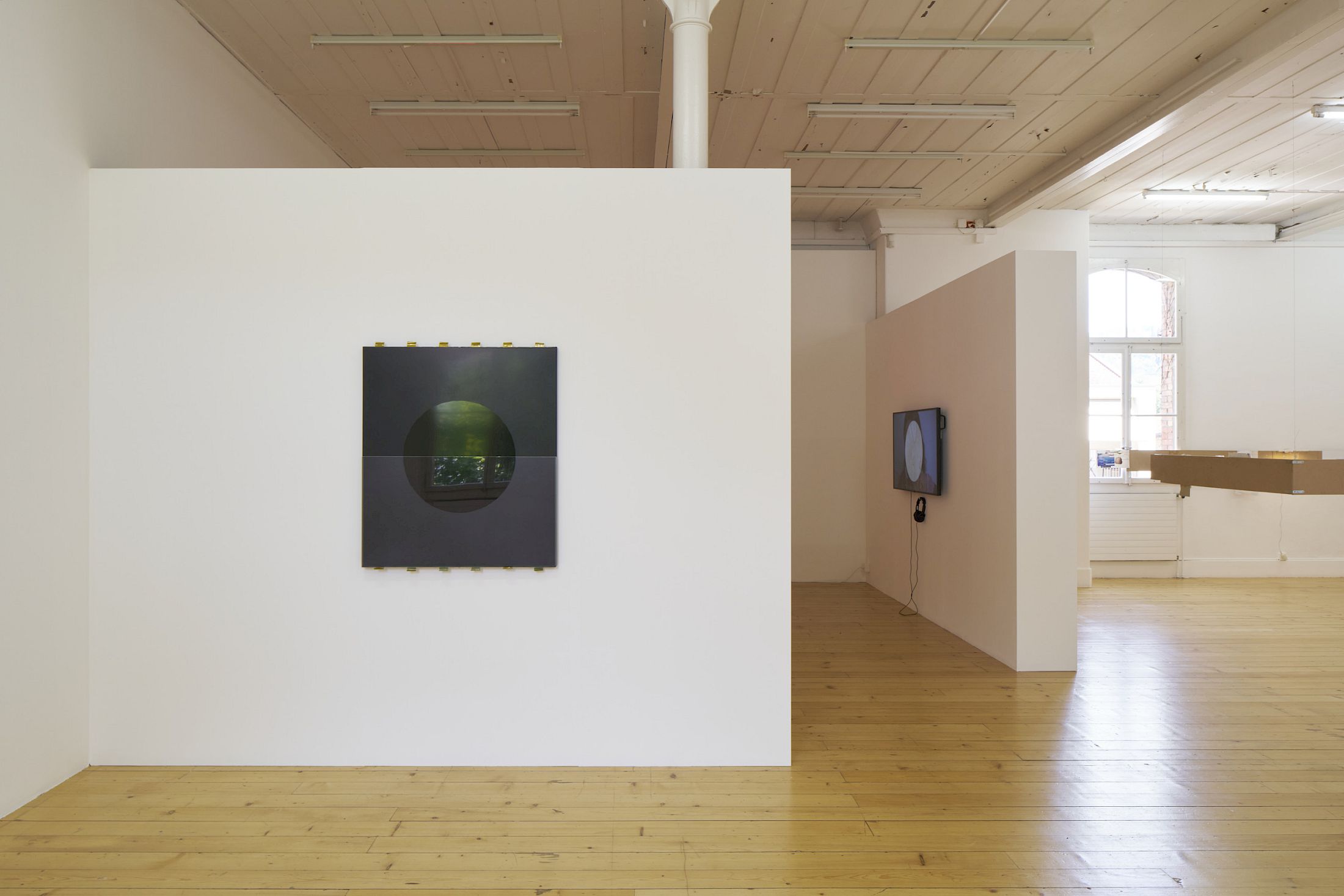 Exhibition View Group Show «Art & Alienation», at Kunsthalle Friart Fribourg, Fribourg, 2025 / Photo: Guillaume Python / Courtesy: the artists and Kunsthalle Friart Fribourg