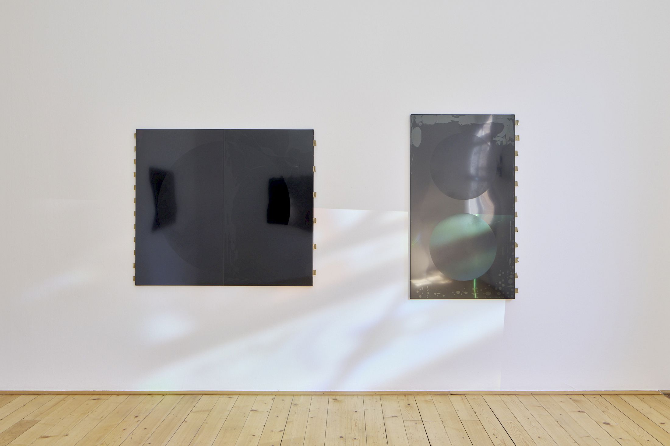 Exhibition View Group Show «Art & Alienation», at Kunsthalle Friart Fribourg, Fribourg, 2025 / Photo: Guillaume Python / Courtesy: the artists and Kunsthalle Friart Fribourg