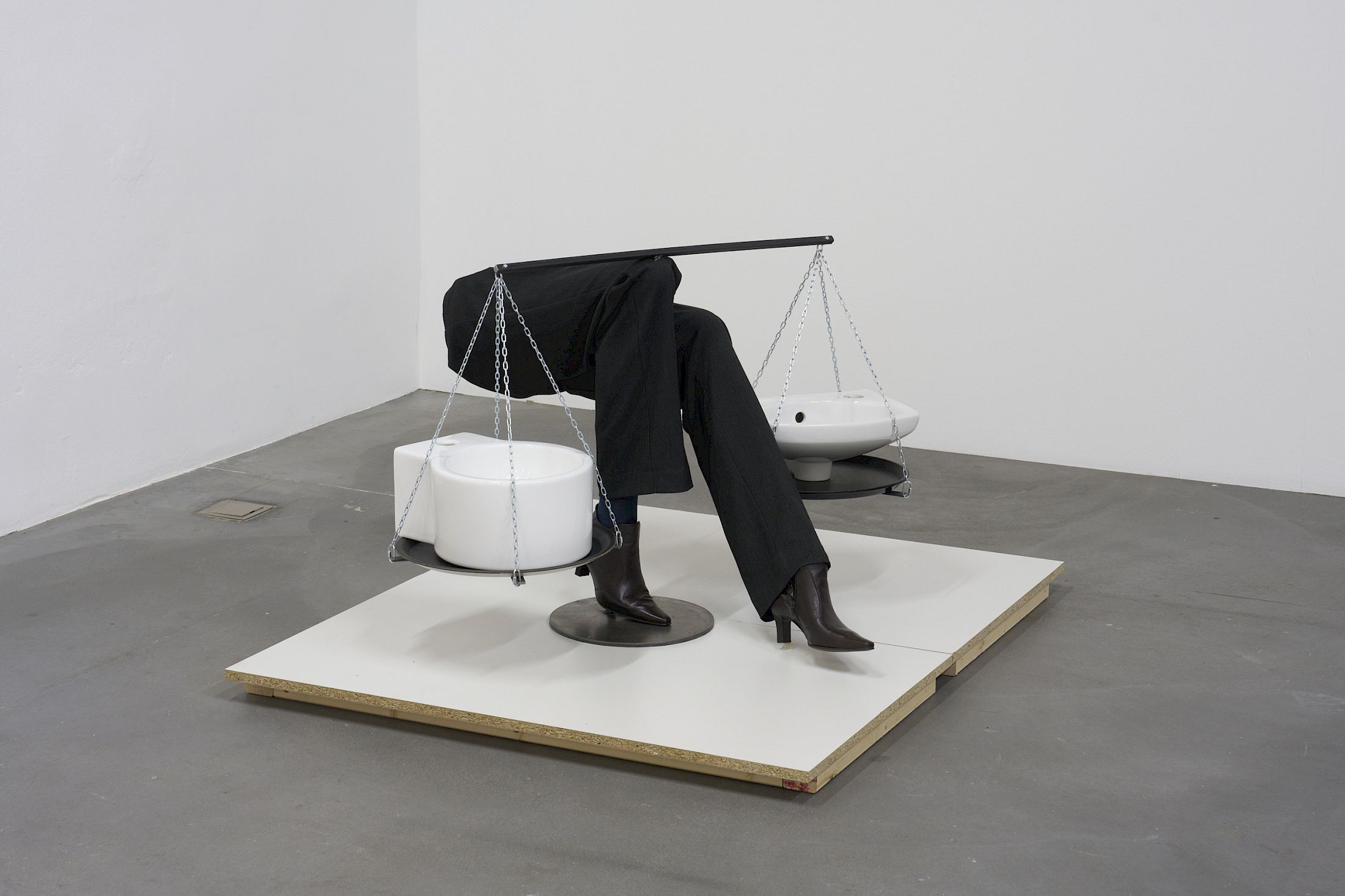 Exhibition View Group Show «Art & Alienation; view on Morag Keil, Client, 2024», at Kunsthalle Friart Fribourg, Fribourg, 2025 / Photo: Guillaume Python / Courtesy: the artist and Galerie Isabella Bortolozzi, Berlin