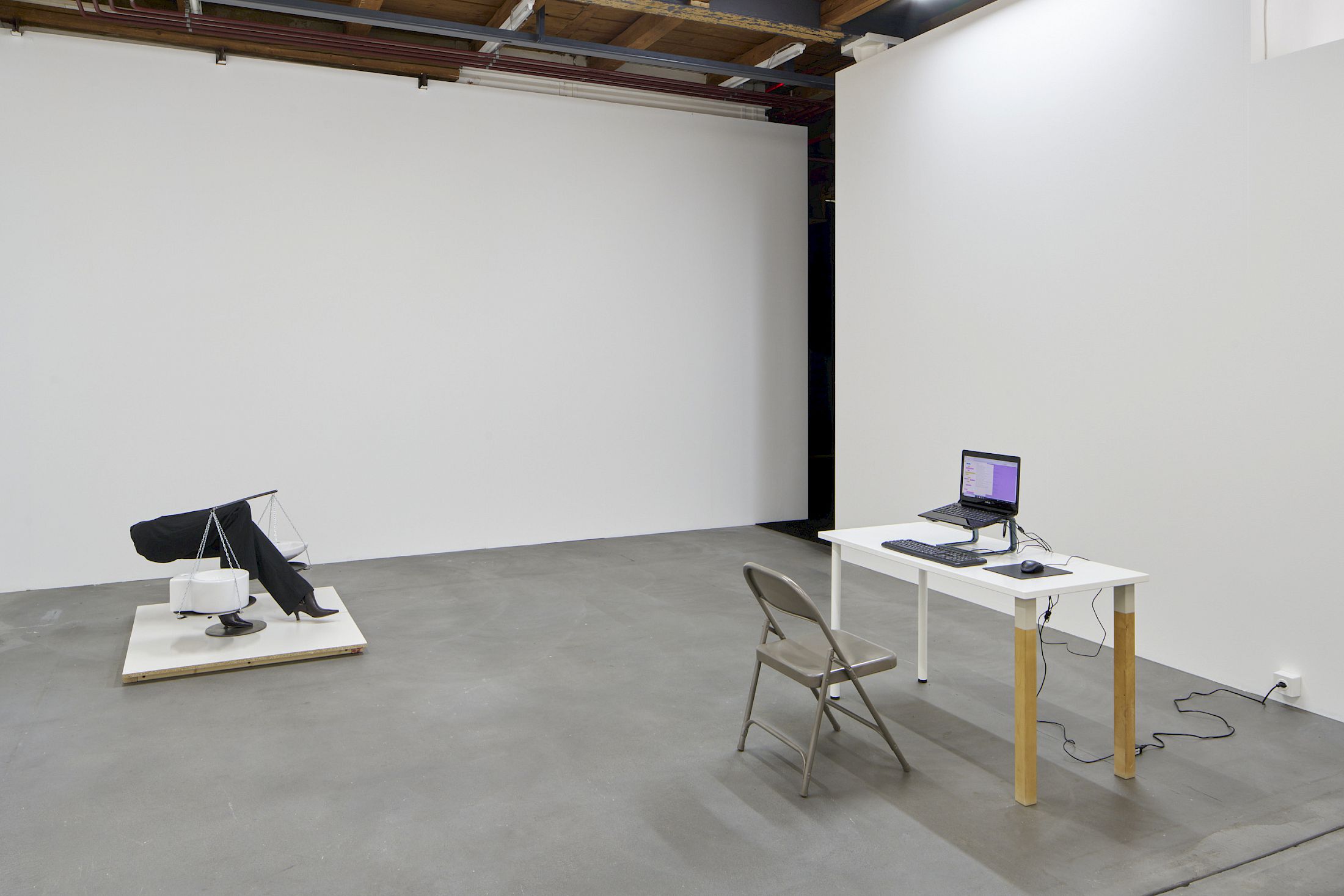 Exhibition View Group Show «Art & Alienation; view on Morag Keil, Client, 2024», at Kunsthalle Friart Fribourg, Fribourg, 2025 / Photo: Guillaume Python / Courtesy: the artist and Galerie Isabella Bortolozzi, Berlin