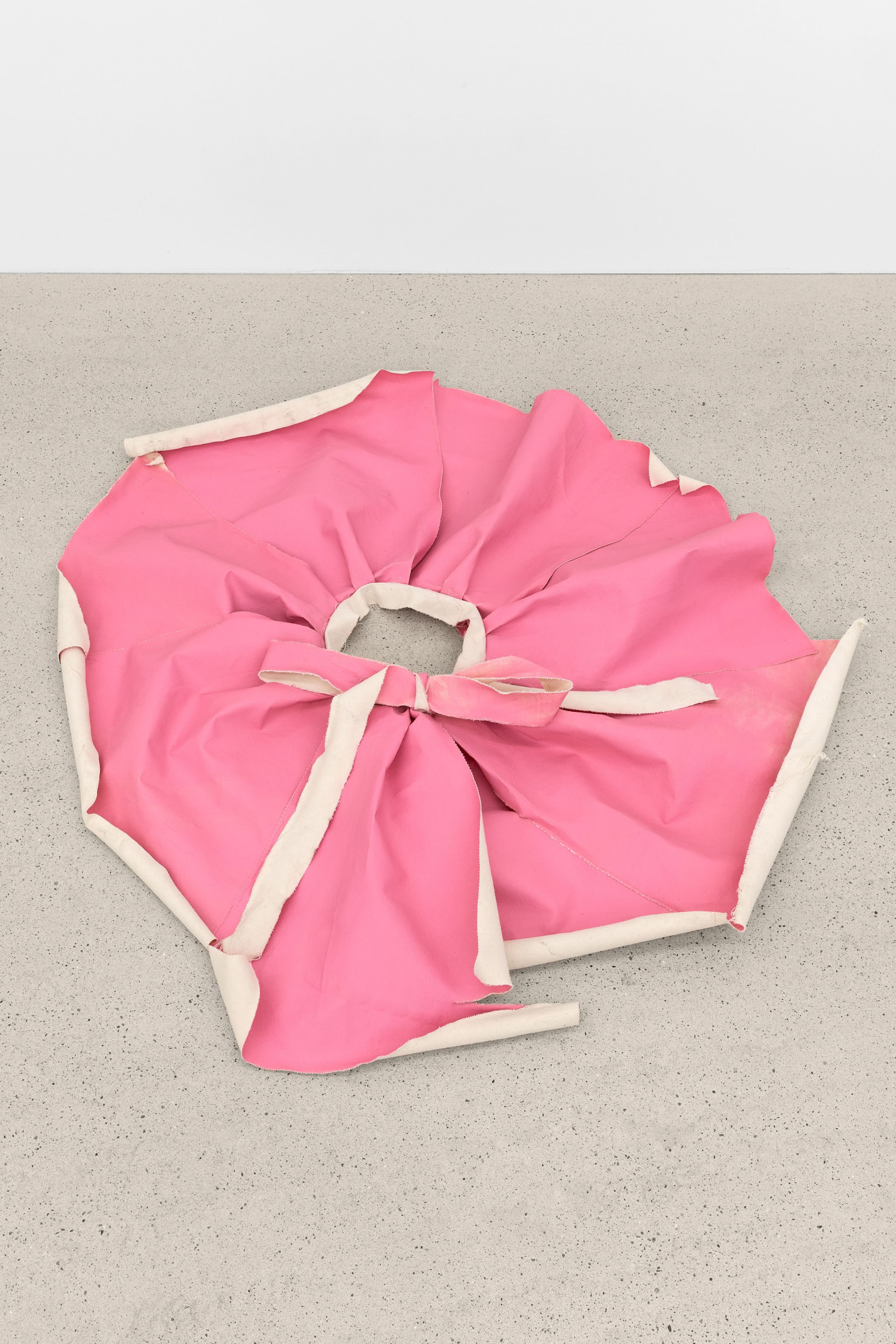 Exhibition View Solo Show Azize Ferizi «Fit In For Me ; view on Virgin, 2025, oil on canvas, 110 x 110 x 20cm» at Windhager Von Kaenel, Zug, 2025 / Photo: Julian Blum / Courtesy: the artist and Windhager von Kaenel