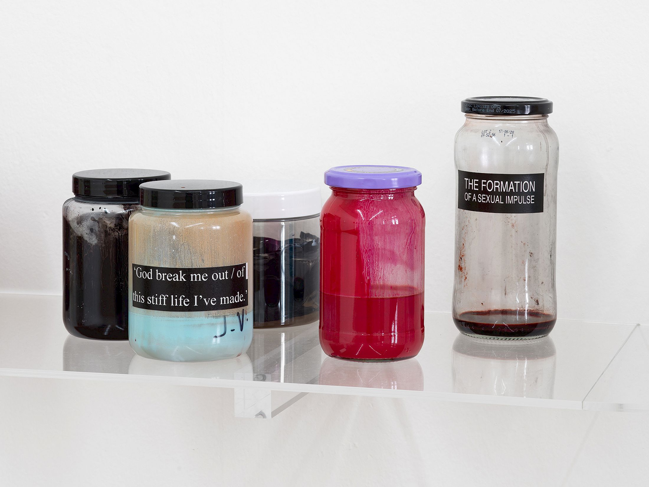 Exhibition View Solo Show Camilla Wills «The path ; view on Paint and unused titles (Detail), 2025» at Kunsthalle Winterthur, Winterthur, 2025 / Photo: Cedric Mussano / Courtesy: Kunsthalle Winterthur and Rietlanden Women’s Office