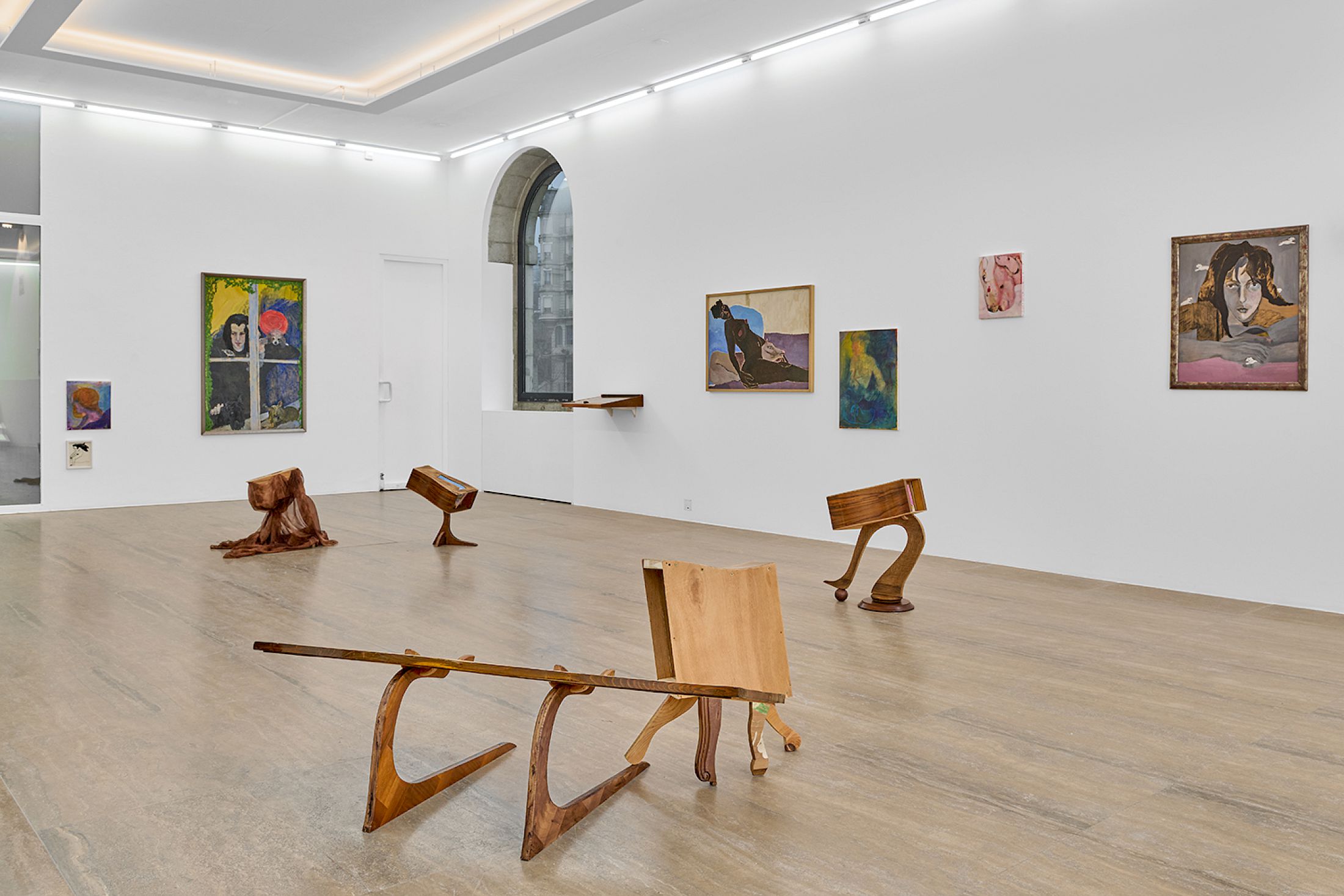 Exhibition View Duo Show Cathy Josefowitz and Jessy Razafimandimby «Valse Velue» at Halle Nord, Geneva, 2026 / Photo: Thomas Maisonnasse / Courtesy: the artists and Halle Nord