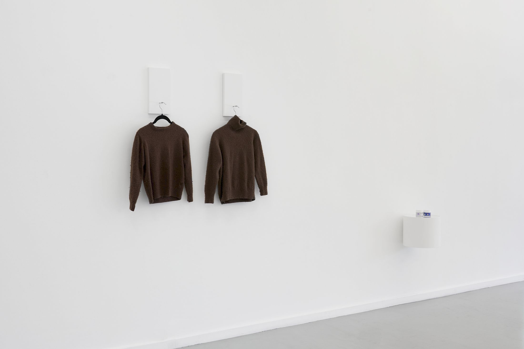 Exhibition View Solo Show Costanza Candeloro «Different kinds of wants» at Centre d’Édition Contemporaine, Geneva, 2025 / Photo: Guillaume Python / Courtesy: the artist and Centre d’Édition Contemporaine