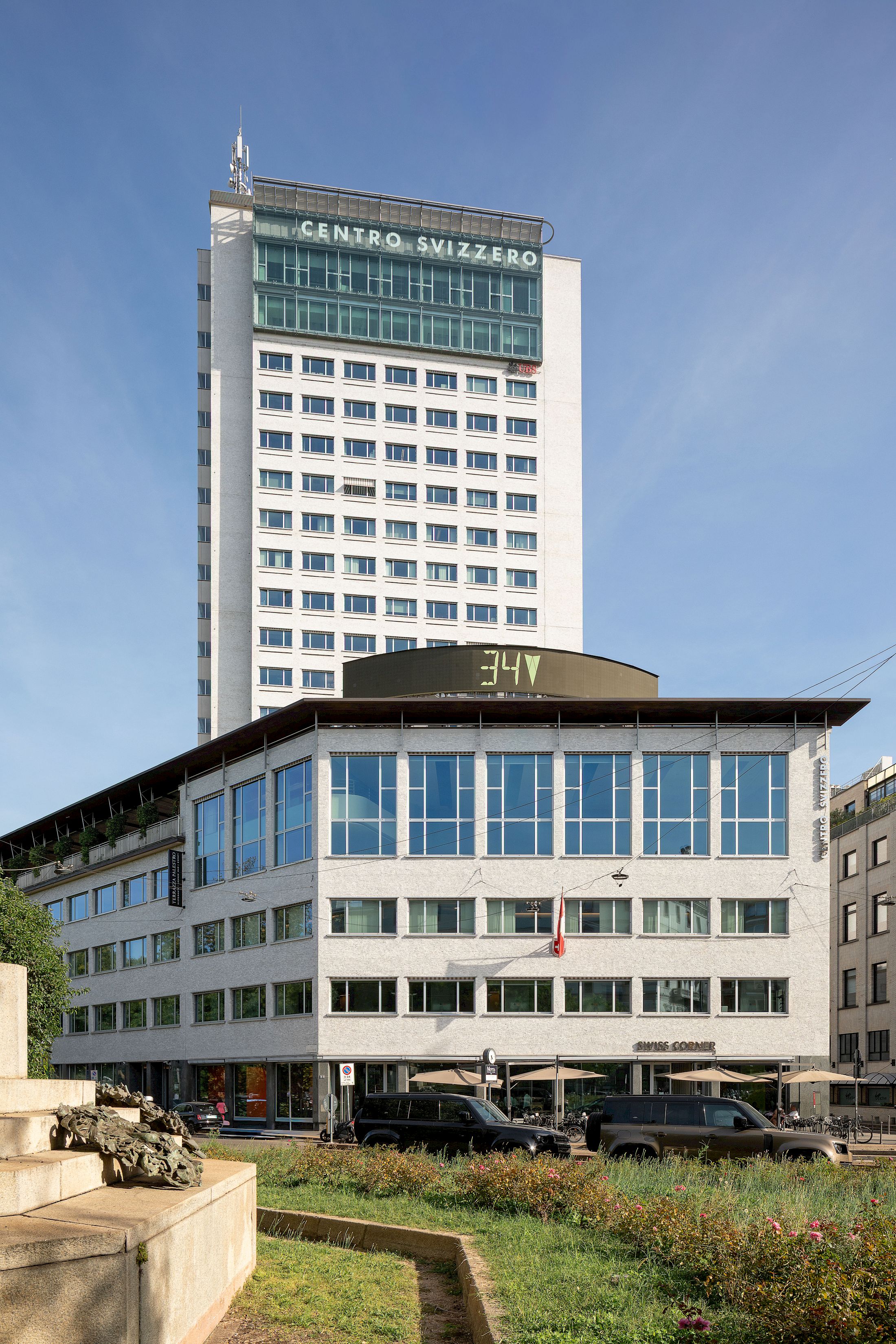 Exhibition View Duo Show Gabriele Garavaglia & Miriam Laura Leonardi «Deadline With The World ; view on Gabriele Garavaglia, Dial (Slow-motion Fall), 2025» at Istituto Svizzero, Milano, 2025 / Photo: Giulio Boem / Courtesy: the artists and Istituto Svizzero, Milano