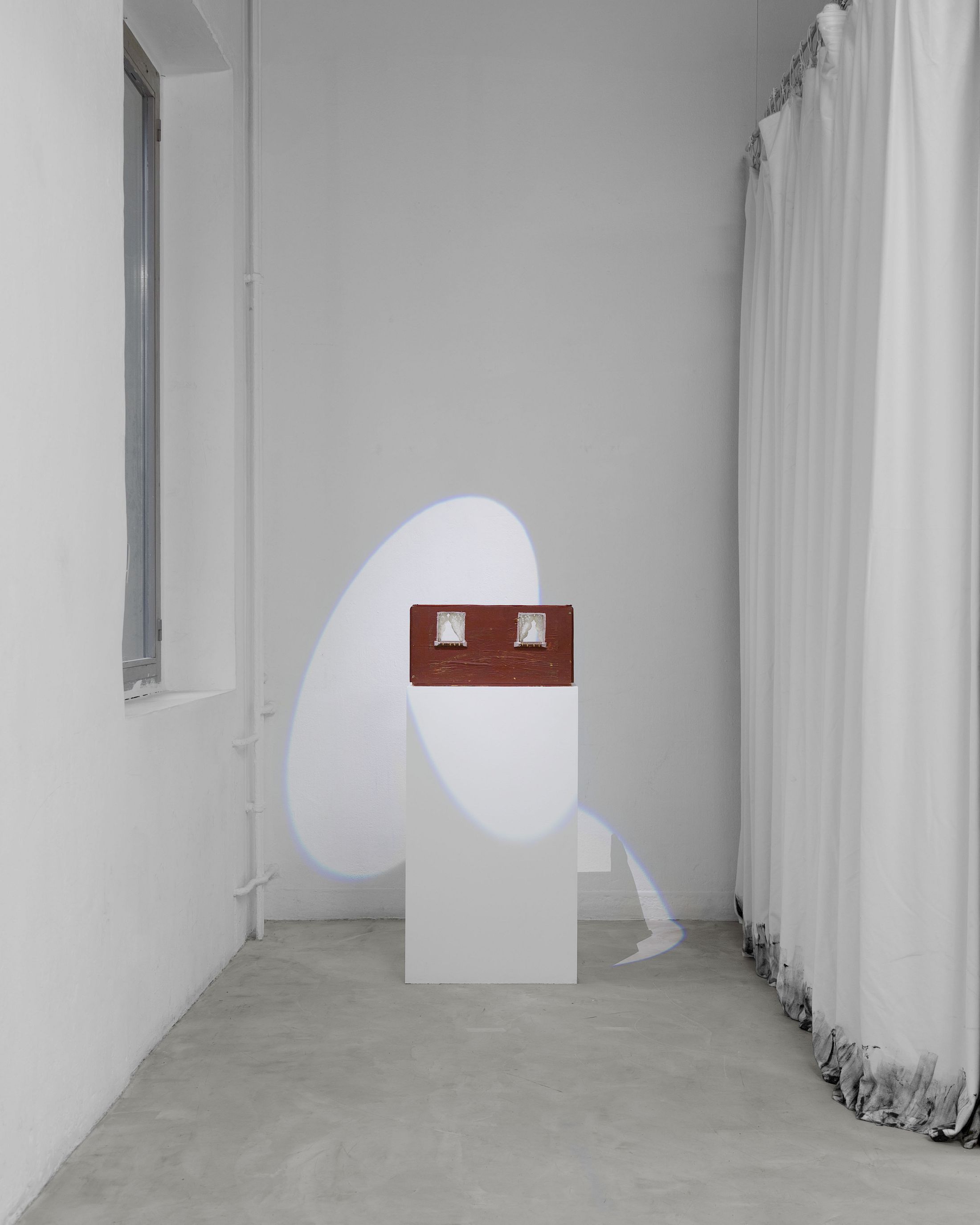 Exhibition View Group Show ; view on Victoria Colmegna, Morale du joujou, 2025, 45 × 38 × 27.5 cm, dollhouse at Forde, Geneva, 2026 / Photo: Théa Giglio / Courtesy: the artist, Galerie Oskar Weiss and Forde