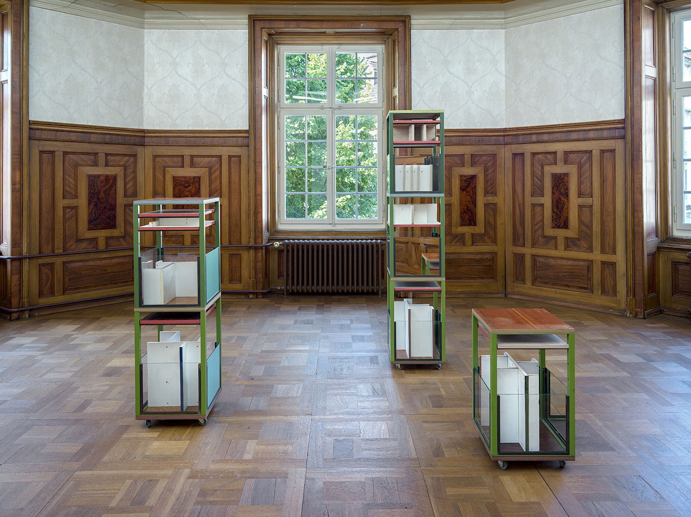 Exhibition View Group Show «Ist der text der text der ausbleibt ; view on Alan Schmalz, Towers, 2019» at Kunsthaus Langenthal, Langenthal, 2025 / Photo: Cedric Mussano / Courtesy: the artists and Kunsthaus Langenthal