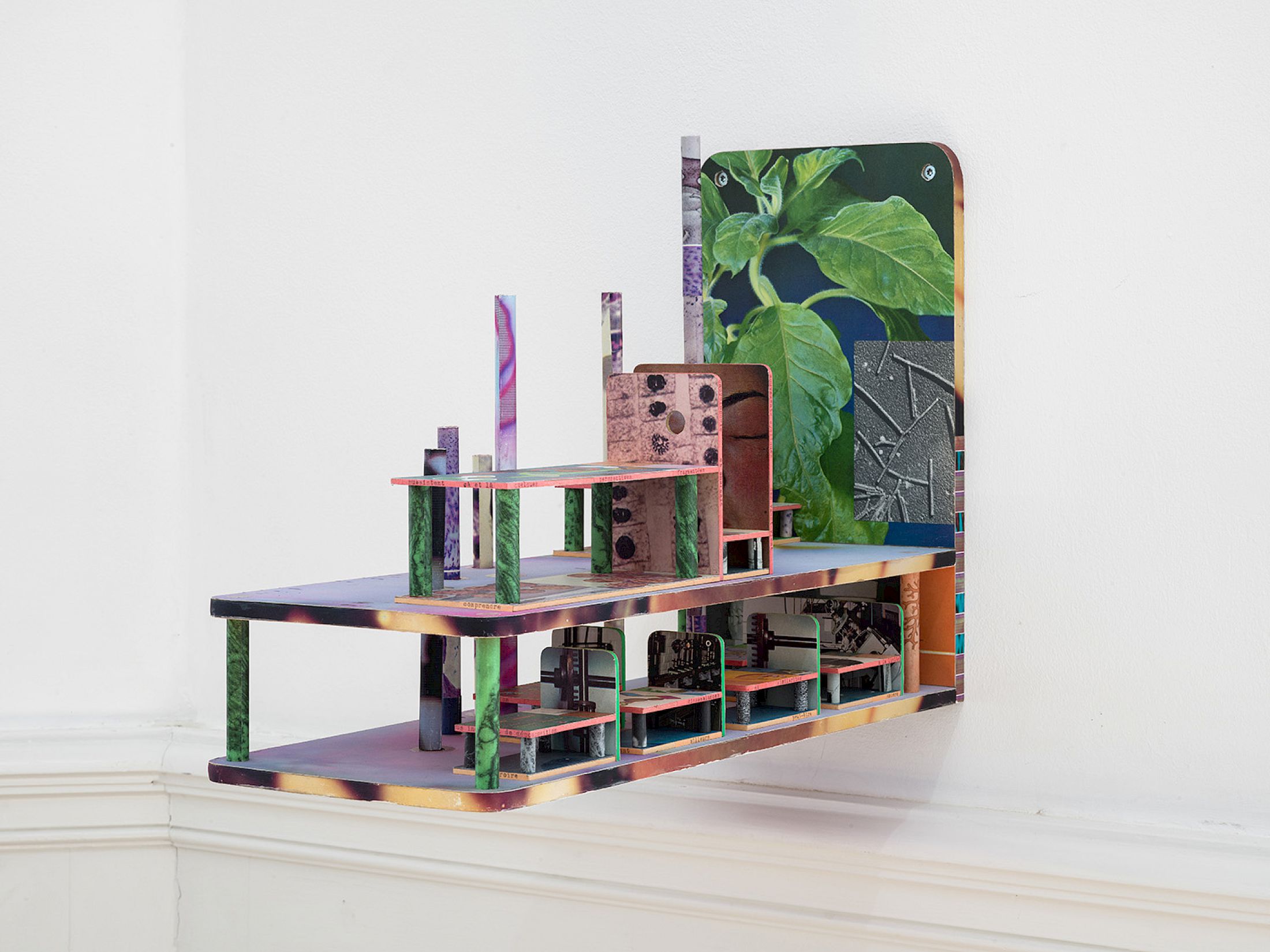 Exhibition View Group Show «Ist der text der text der ausbleibt ; view on Alan Schmalz, Prototype (999 governing bodies), 2023» at Kunsthaus Langenthal, Langenthal, 2025 / Photo: Cedric Mussano / Courtesy: the artists and Kunsthaus Langenthal