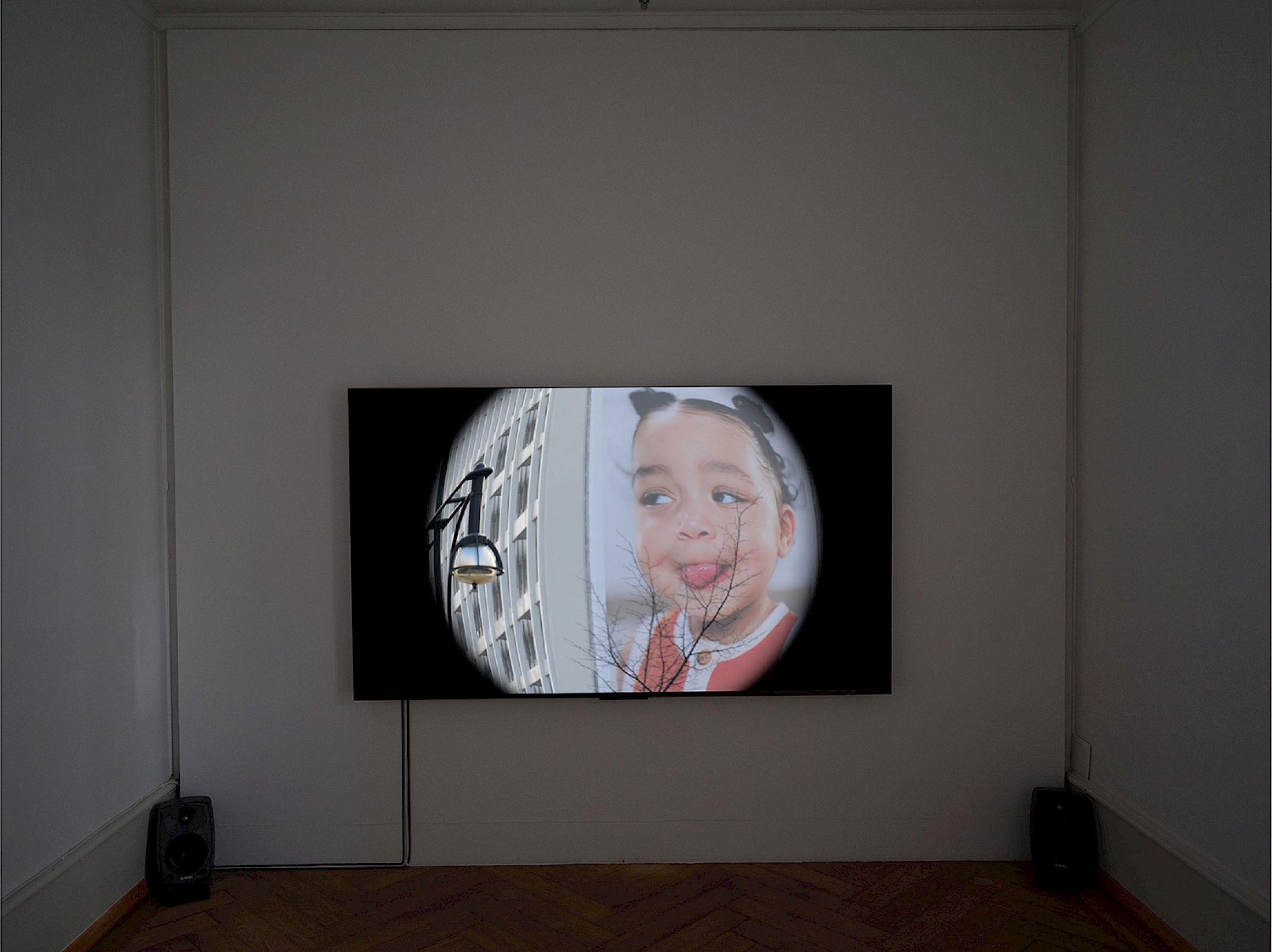 Exhibition View Group Show «Ist der text der text der ausbleibt ; view on Daniel Kurth, Schere, Klasse, Kapital, 2024» at Kunsthaus Langenthal, Langenthal, 2025 / Photo: Cedric Mussano / Courtesy: the artists and Kunsthaus Langenthal