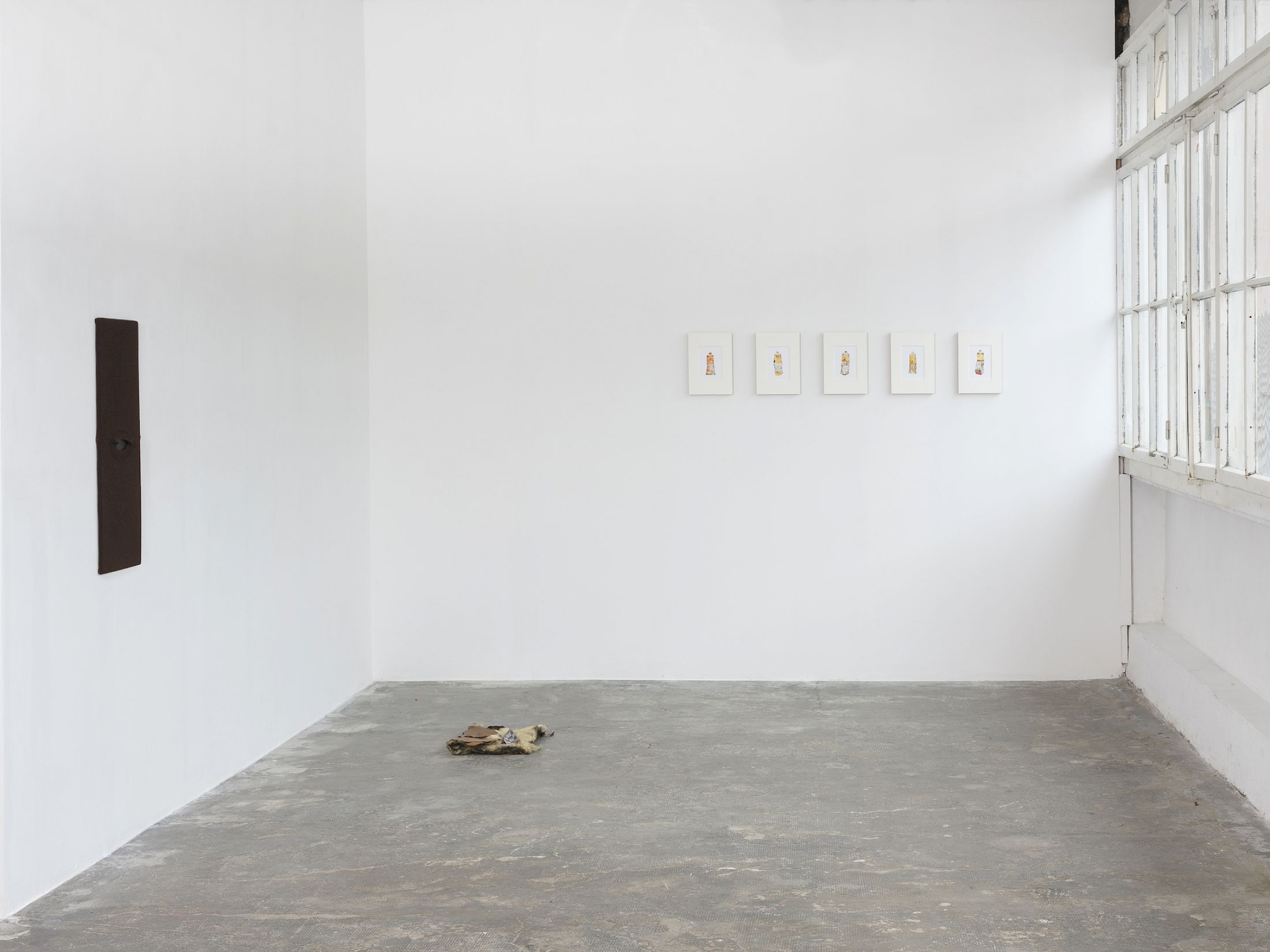 Exhibition View Group Show «Long distance relationship» at Smallville, Neuchâtel, 2025 / Photo: Sebastien Verdon / Courtesy: the artists and Smallville