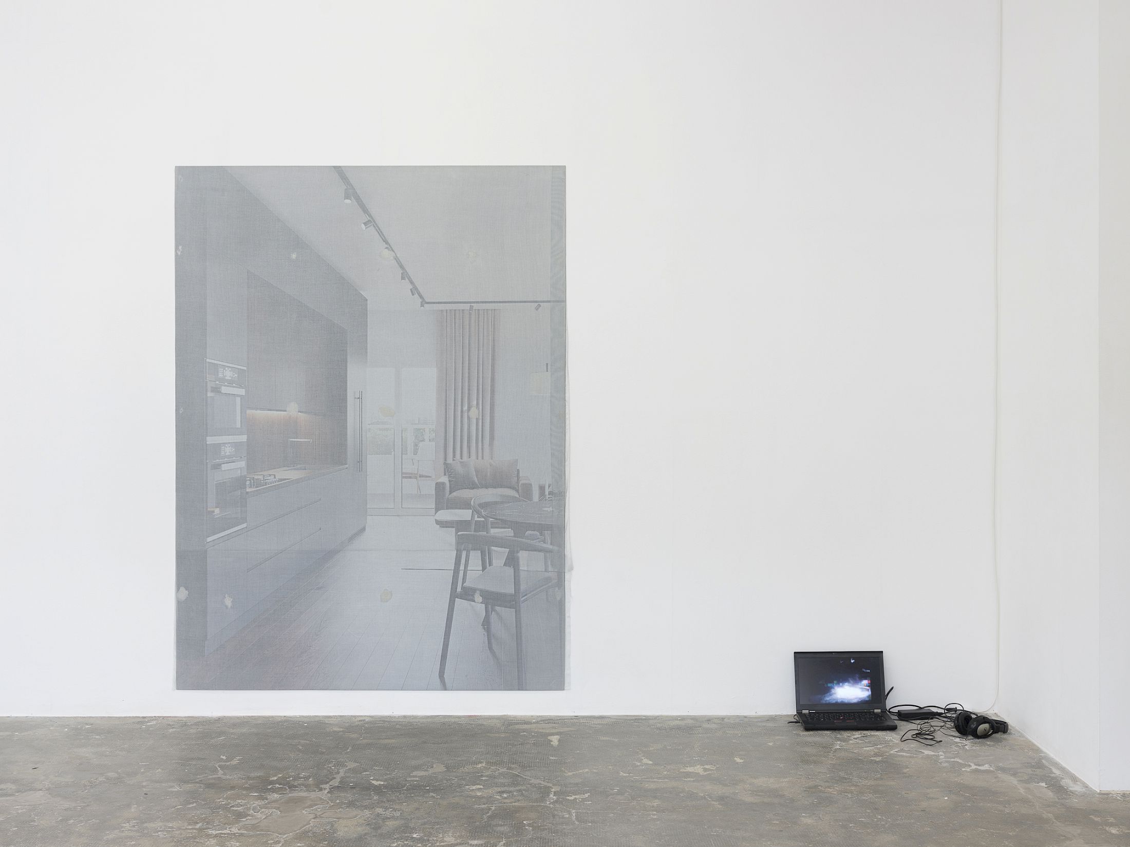 Exhibition View Group Show «Long distance relationship ; view on Gilles Jacot, it’s always summer and the sky is blue, 2025, alu dibond advertising board, fabric, mastic, 200 × 150 × 0.5cm ; romantic ideas, 2003/25, 2025, laptop, video, 4’57’’» at Smallville, Neuchâtel, 2025 / Photo: Sebastien Verdon / Courtesy: the artists and Smallville