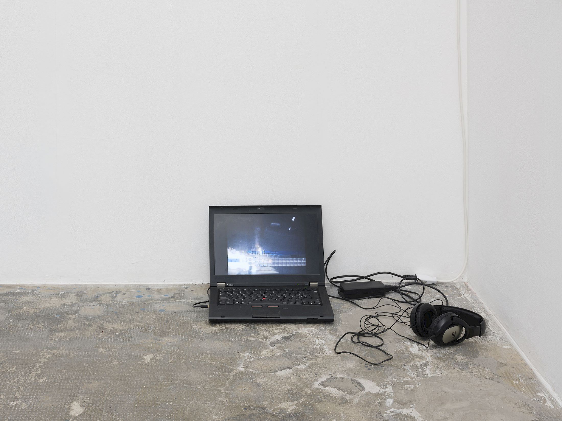 Exhibition View Group Show «Long distance relationship ; view on Gilles Jacot, romantic ideas, 2003/25, 2025, laptop, video, 4’57’’» at Smallville, Neuchâtel, 2025 / Photo: Sebastien Verdon / Courtesy: the artists and Smallville