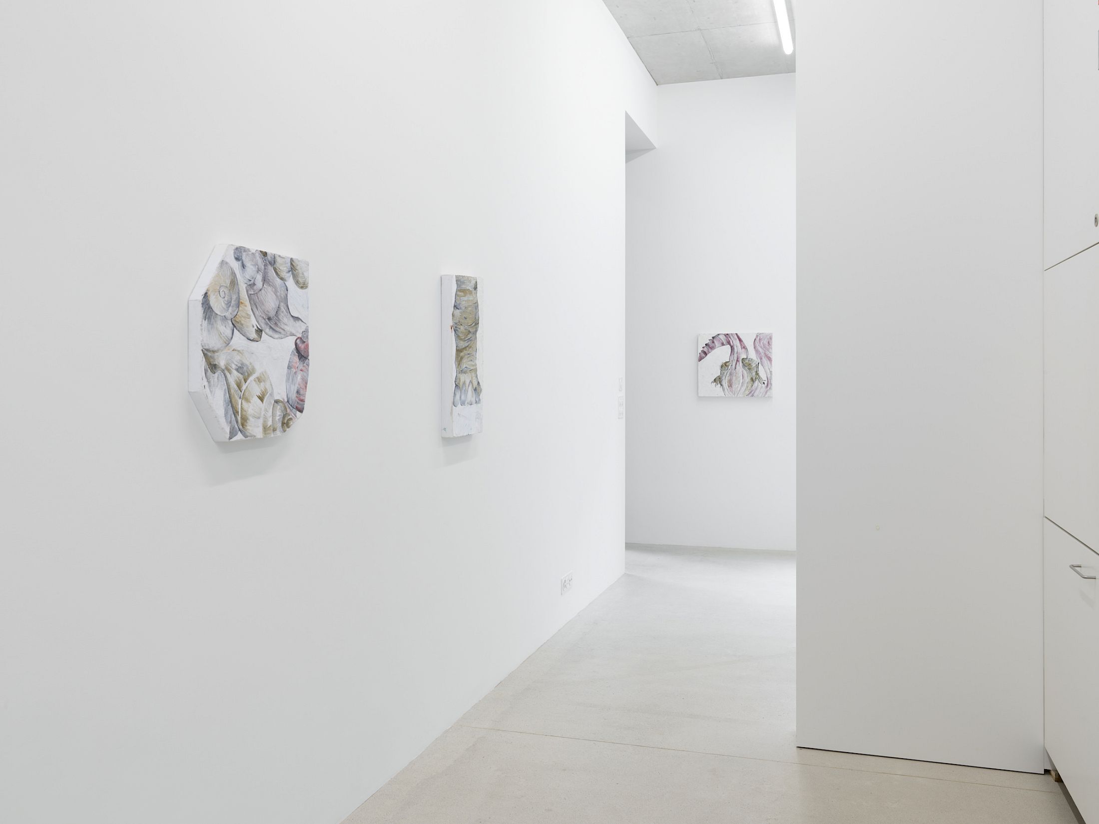 Exhibition View Solo Show Melanie Kitti «Reverse Cry» at Damien and the Love Guru, Zürich, 2025 / Photo: Felix Jungo / Courtesy: the artist and Damien and the Love Guru