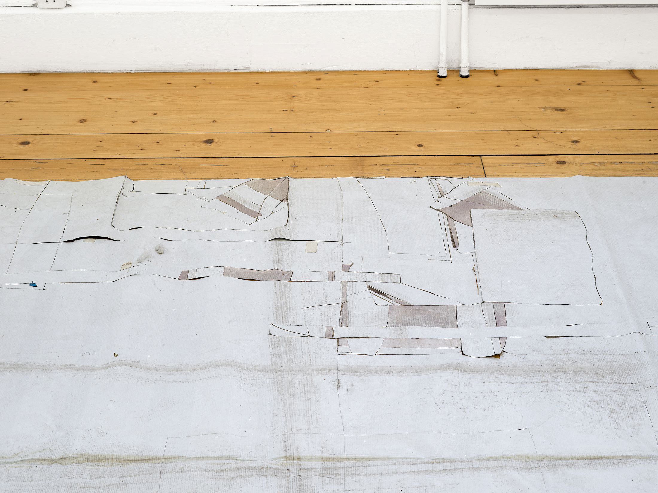 Exhibition View Solo Show Olga Balema «The bizarre space of complex numbers ; view on Computer (2021), detail» at Kunsthalle Friart Fribourg, 2025-2026 / Photo: Cedric Mussano / Courtesy: the artist and Kunsthalle Friart Fribourg