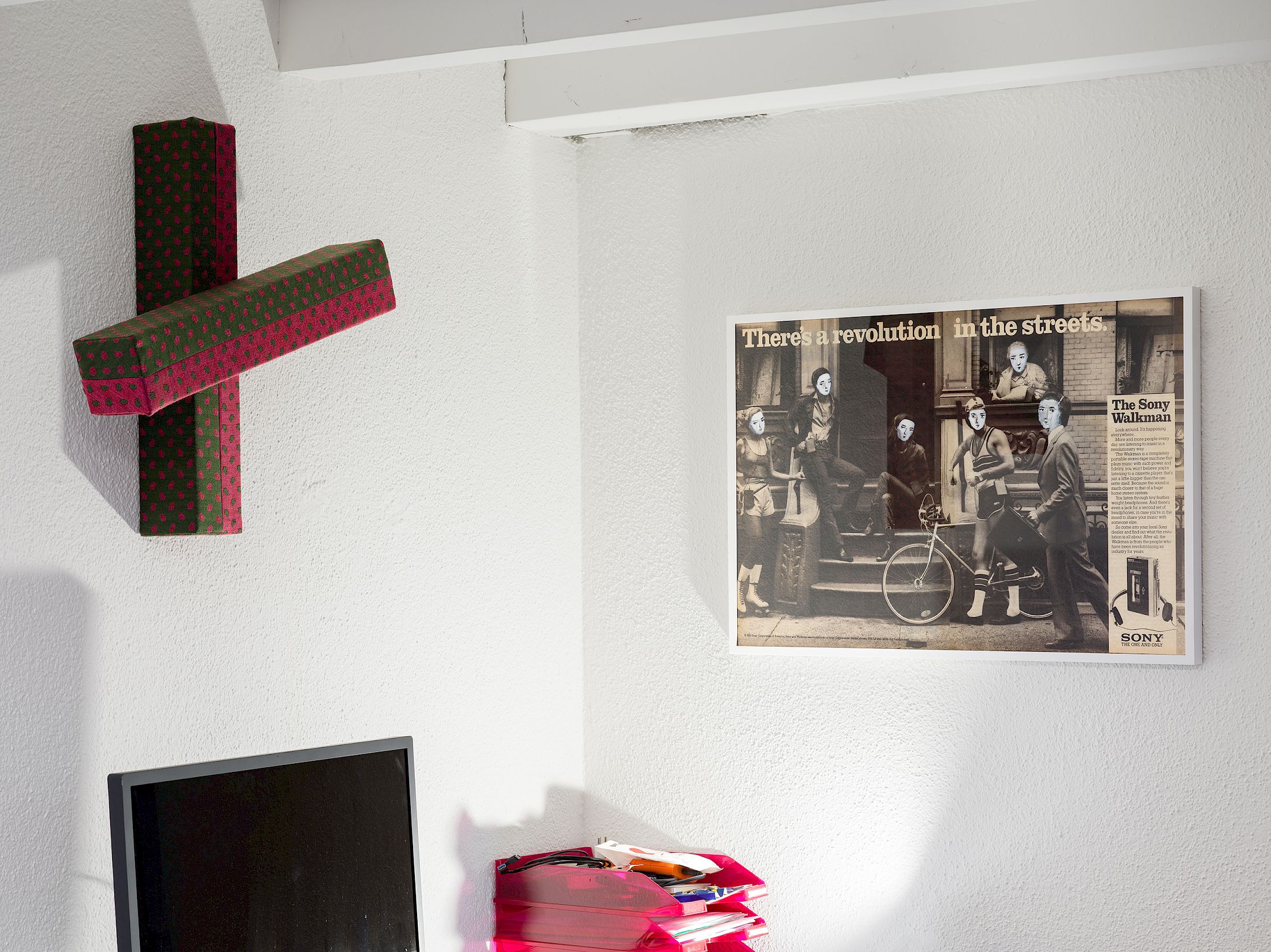 Exhibition View Group Show «Passage du Commerce ; view on Adrien Genty, Mère, Parvaneh cross , 2025 ; Irini Karayannopoulou, There’s a revolution in the streets , 2015» at Kunsthalle Winterthur, Winterthur, 2025-2026 / Photo: Cedric Mussano / Courtesy: the artist and  Kunsthalle Winterthur