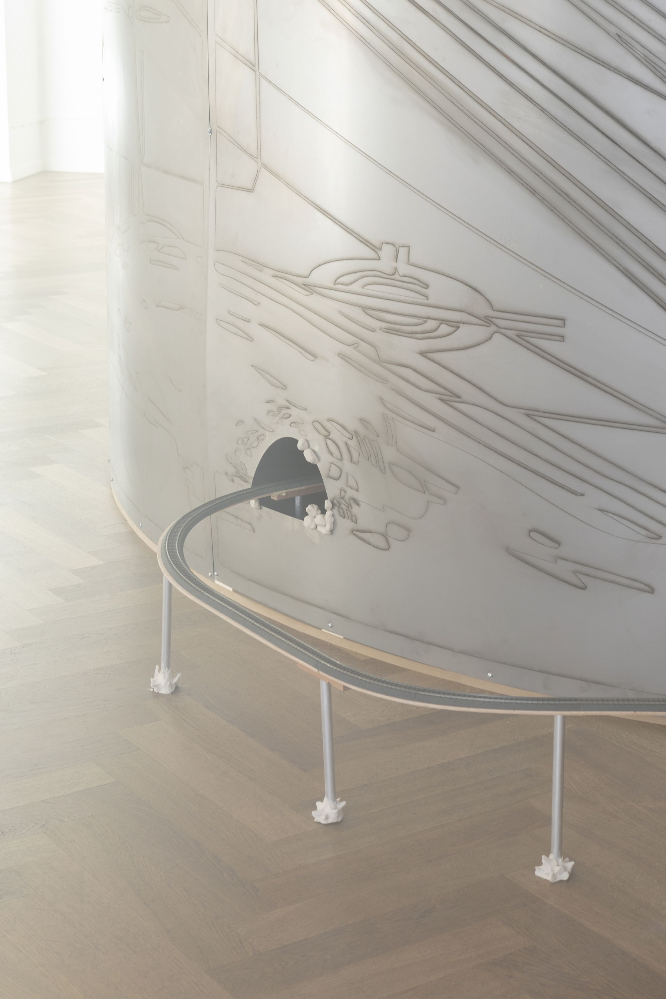 Exhibition View Solo Show Rebecca Solari «POGO NEL BRODO» at Krone Couronne, Biel/Bienne, 2025 / Photo: Michal Schorro / Courtesy: the artist and Krone Couronne