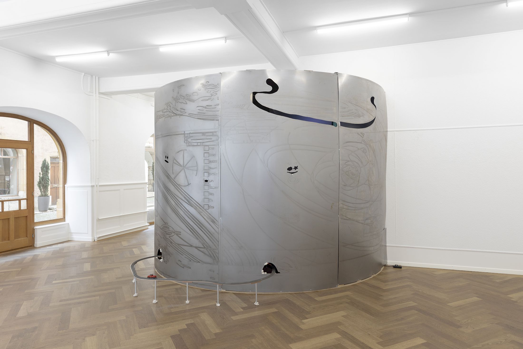 Exhibition View Solo Show Rebecca Solari «POGO NEL BRODO» at Krone Couronne, Biel/Bienne, 2025 / Photo: Michal Schorro / Courtesy: the artist and Krone Couronne