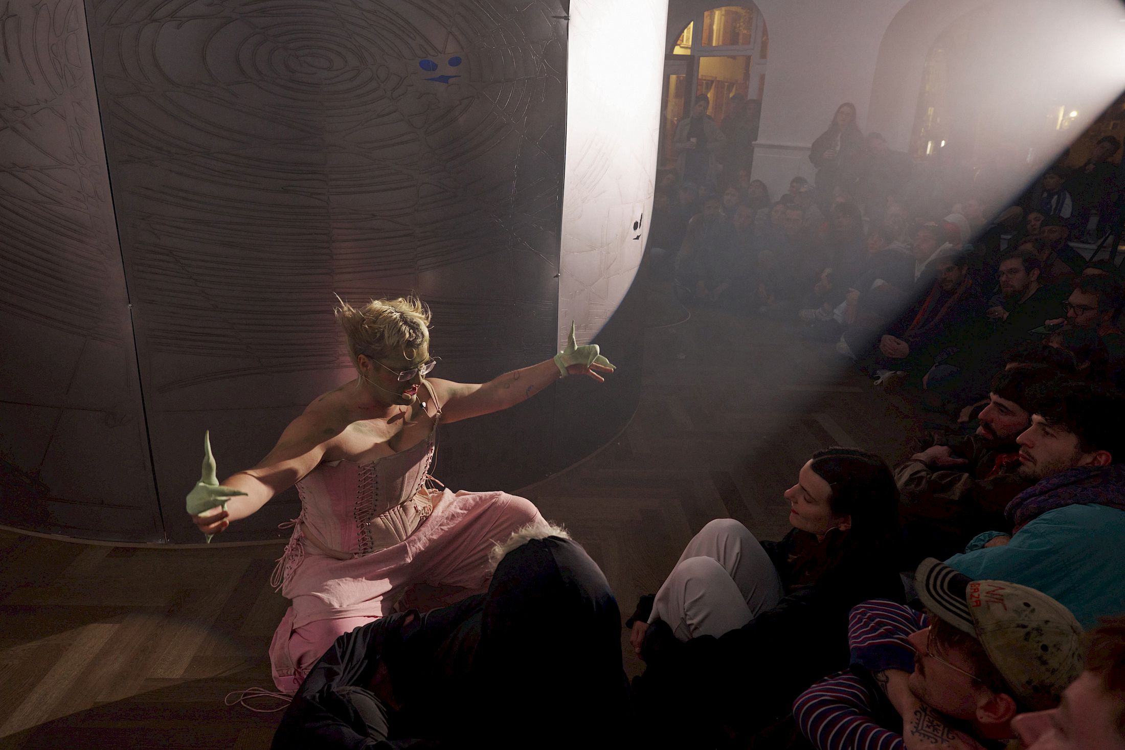 Exhibition View Solo Show Rebecca Solari «POGO NEL BRODO ; view on Rebecca Solari, Performance featuring Marlène Charpentié and Rozy Tergemina Sapelkine» at Krone Couronne, Biel/Bienne, 2025 / Photo: Séraphine Sallin-Mason / Courtesy: the artist and Krone Couronne