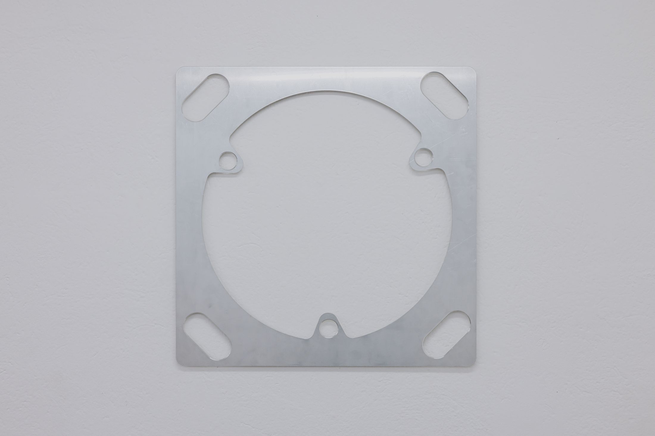 Exhibition View Duo Show Thalles Piaget and Yann Stéphane Bisso «Where have you been?  ; view on Thalles Piaget, accroche-regard, 2025» at WallStreet, Fribourg, 2025-2026 / Photo: Julie Folly / Courtesy: the artists and WallStreet