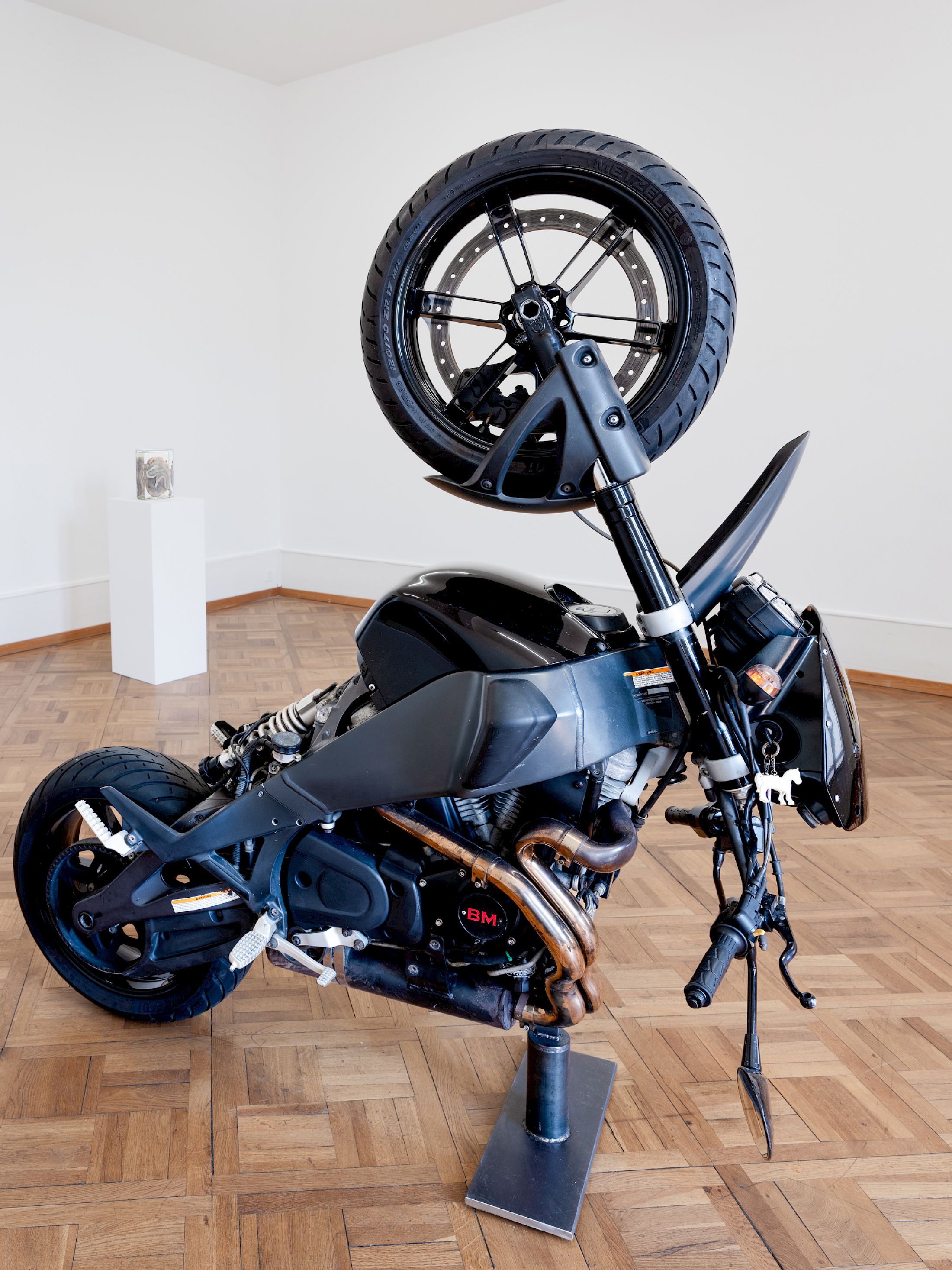 Exhibition View Solo Show Alexandra Bircken «SomaSemaSoma» at Kunsthaus Biel, Biel/Bienne, 2025 / Photo: Lea Kunz / Courtesy: the artist; BQ, Berlin; Herald St, London and Maureen Paley, London