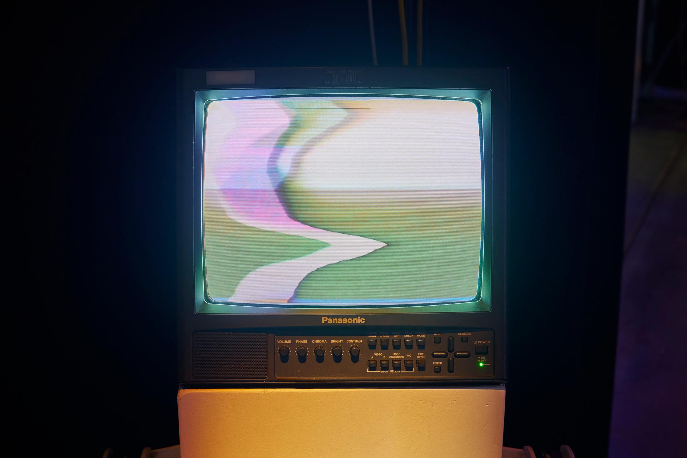 Exhibition View Solo Show [ a n y m a ] Michael Egger «Feedback Follies; view on Foreva, 2021» at Kunsthalle Fri Art Fribourg, 2024-2025 / Photo: Guillaume Python / Courtesy of the artist and Kunsthalle Friart Fribourg