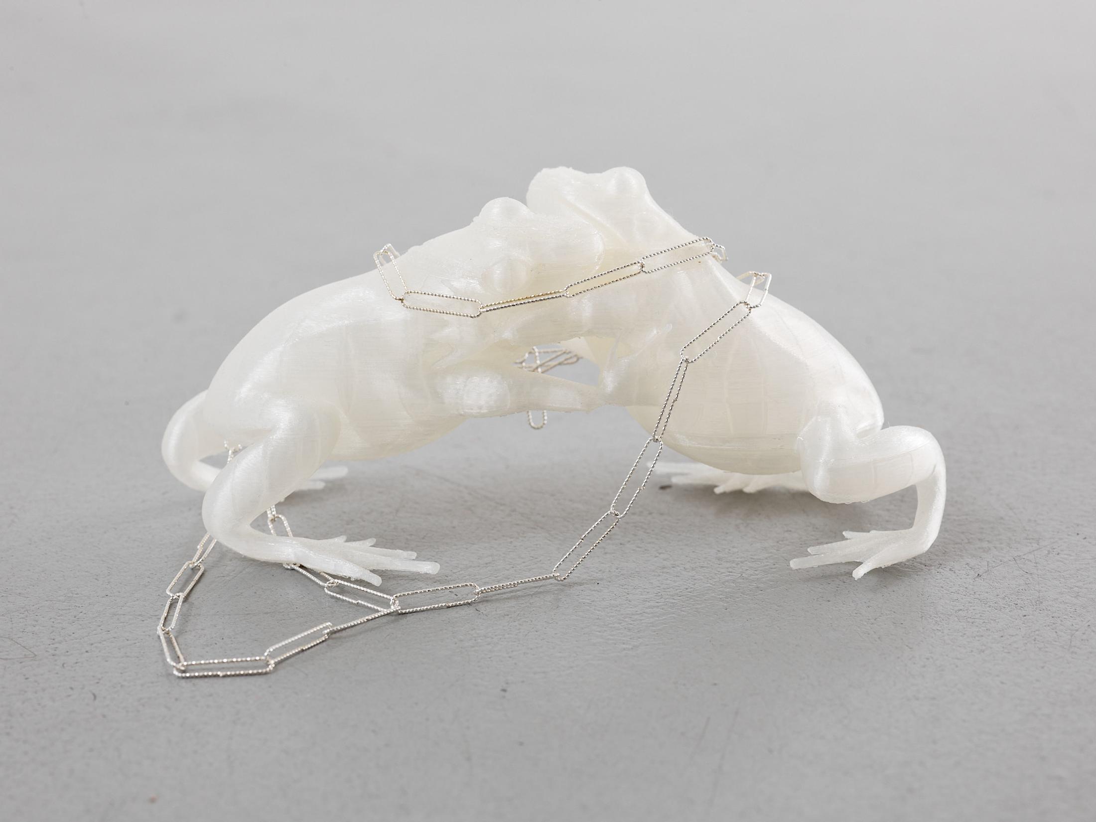 Exhibition View Solo Show Caroline Schattling Villeval «Carences et toute-puissance; view on Caroline Schattling Villeval, Still (castable), 2024, 3D impression, wax, silver-plated chains, variable dimensions» at Centre d'édition contemporaine, Geneva, 2024 / Photo: Sandra Pointet / Courtesy: the artist and Centre d'édition contemporaine, Geneva