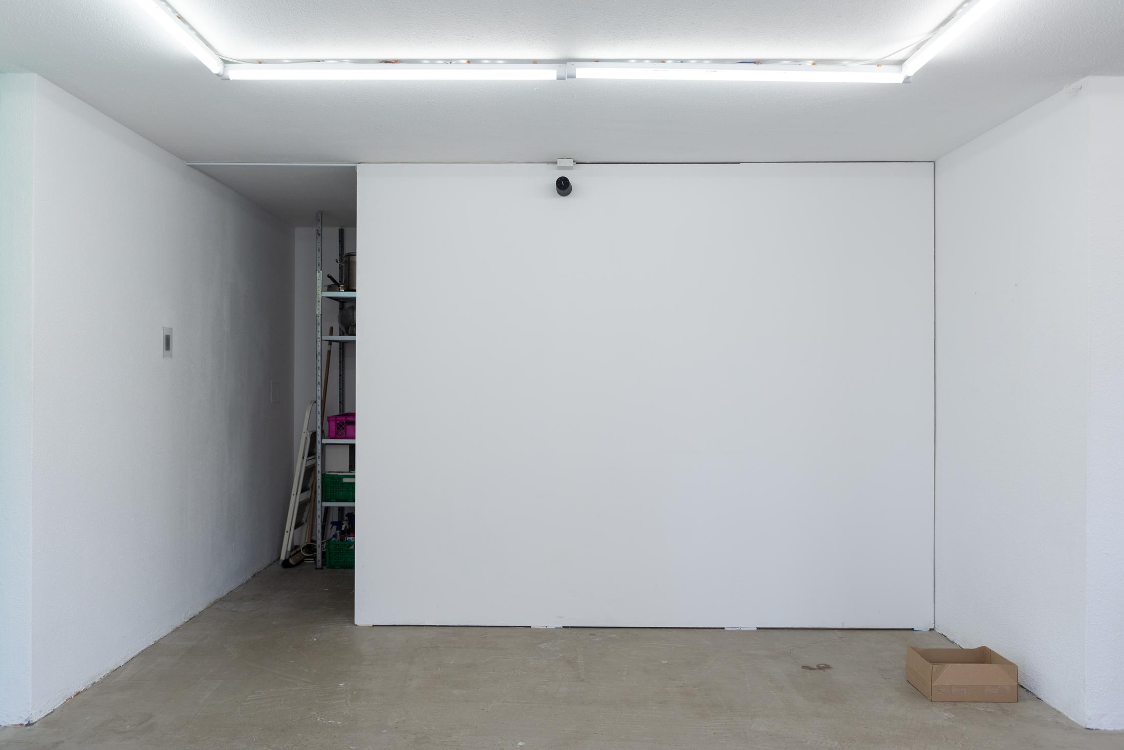 Exhibition View Duo Show with Julia Skof and Andrea Fortmann «certain opening acts» at HAMLET, Zurich-Oerlikon, 2025 / Photo: Alice Speller / Courtesy: the artists and HAMLET